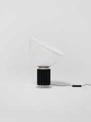 Taccia / Lampe de table / Noir