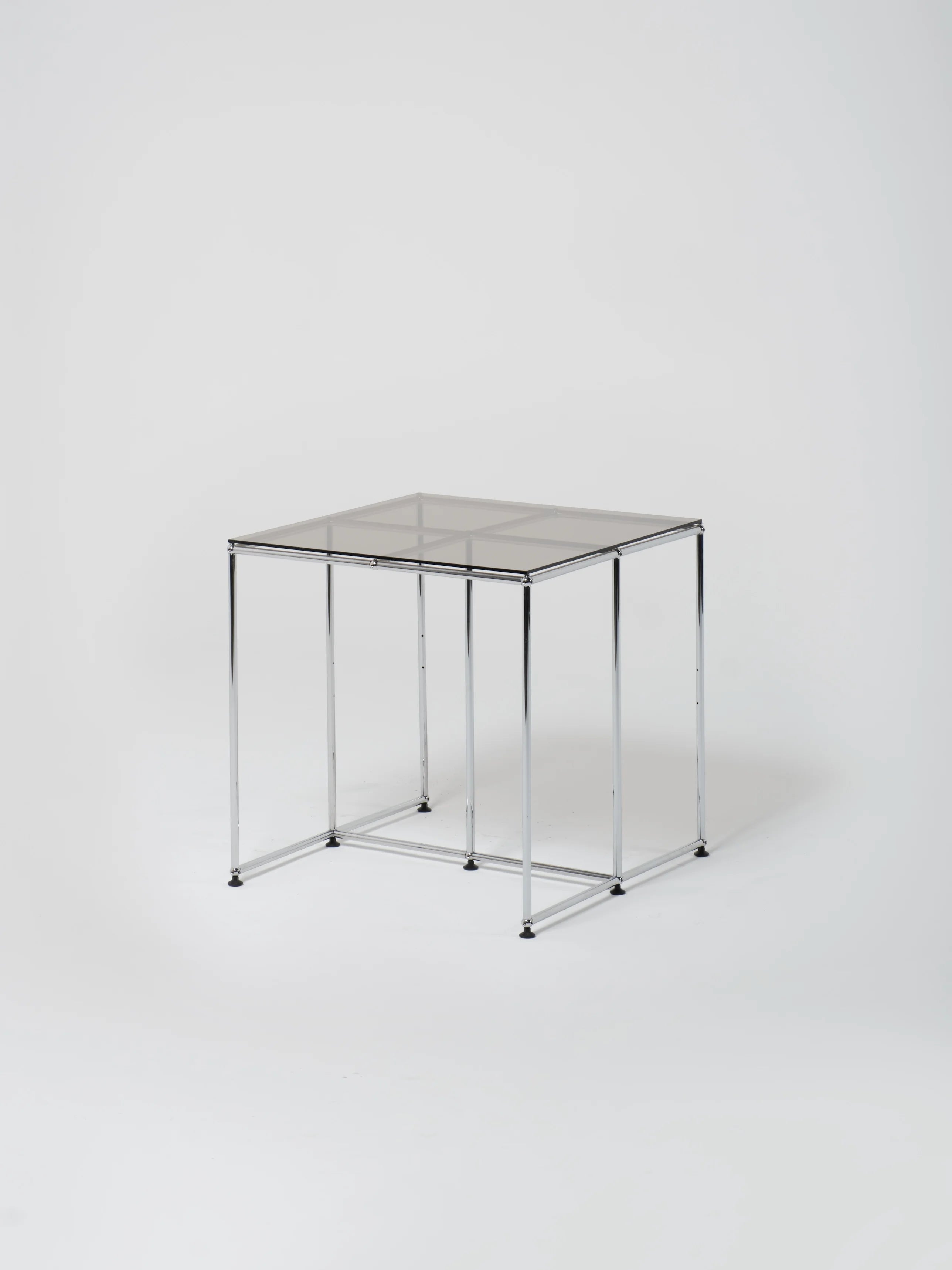 USM Table 9 / Square / Amber Glass