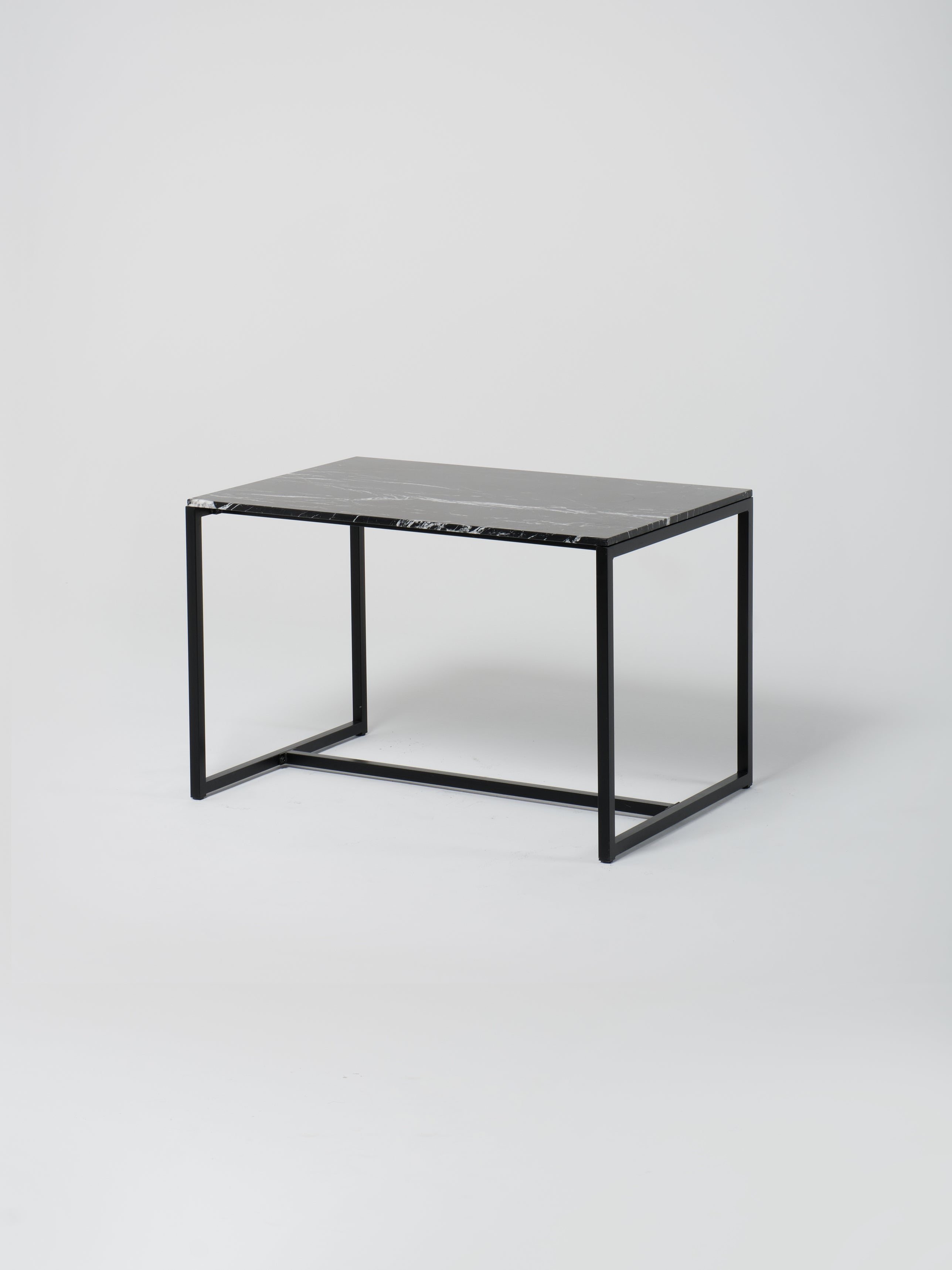 Table 4 / Black / Nero Marquina Marble