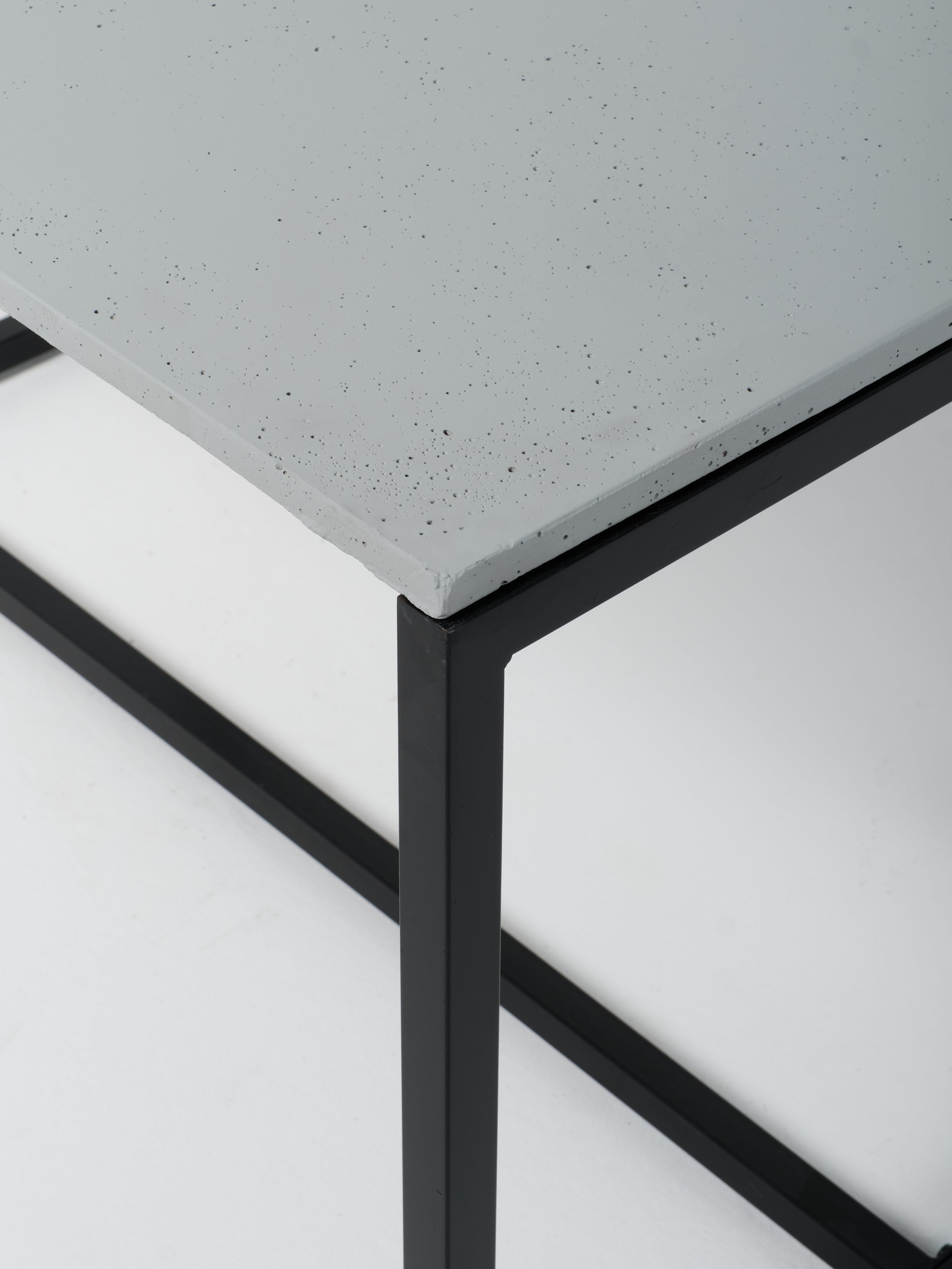 Table 6 / Black / Architectural Concrete