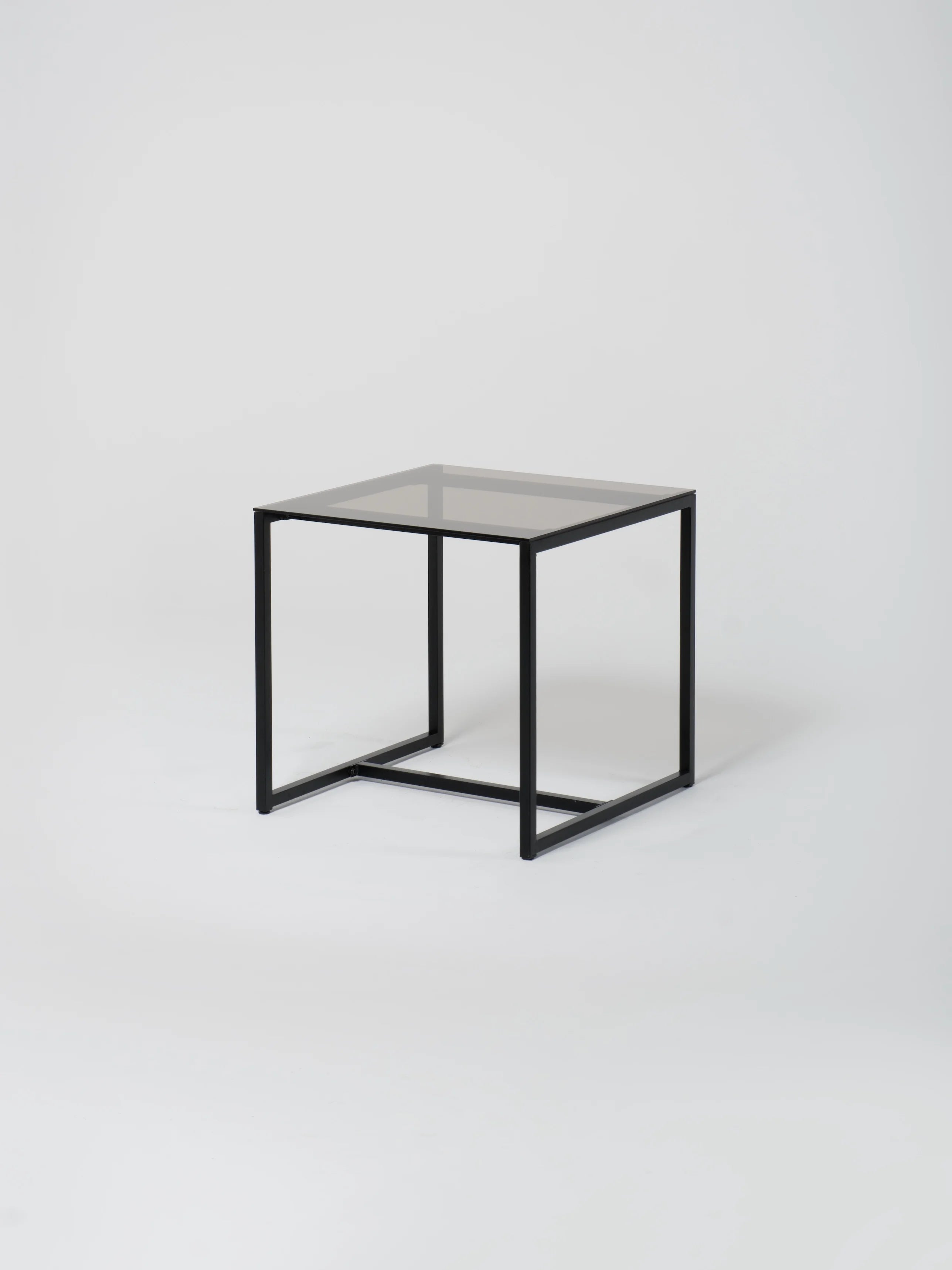 Table 15 / Square / Black / Glass / Amber
