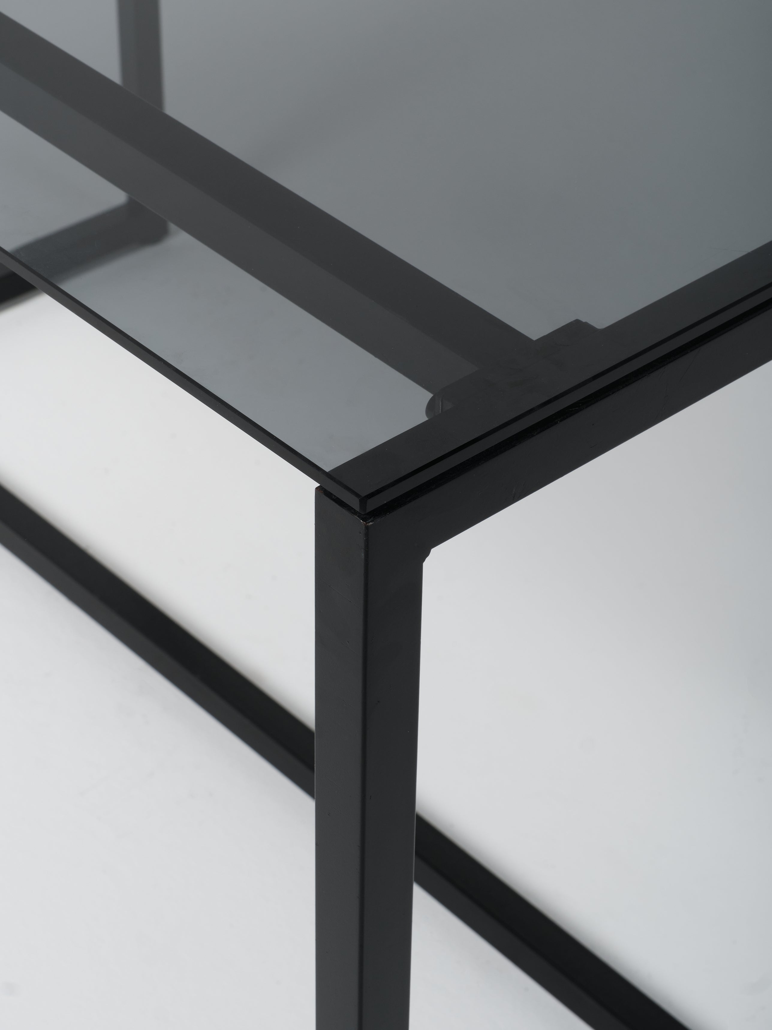 Table 14 / Square / Black / Glass / Grey