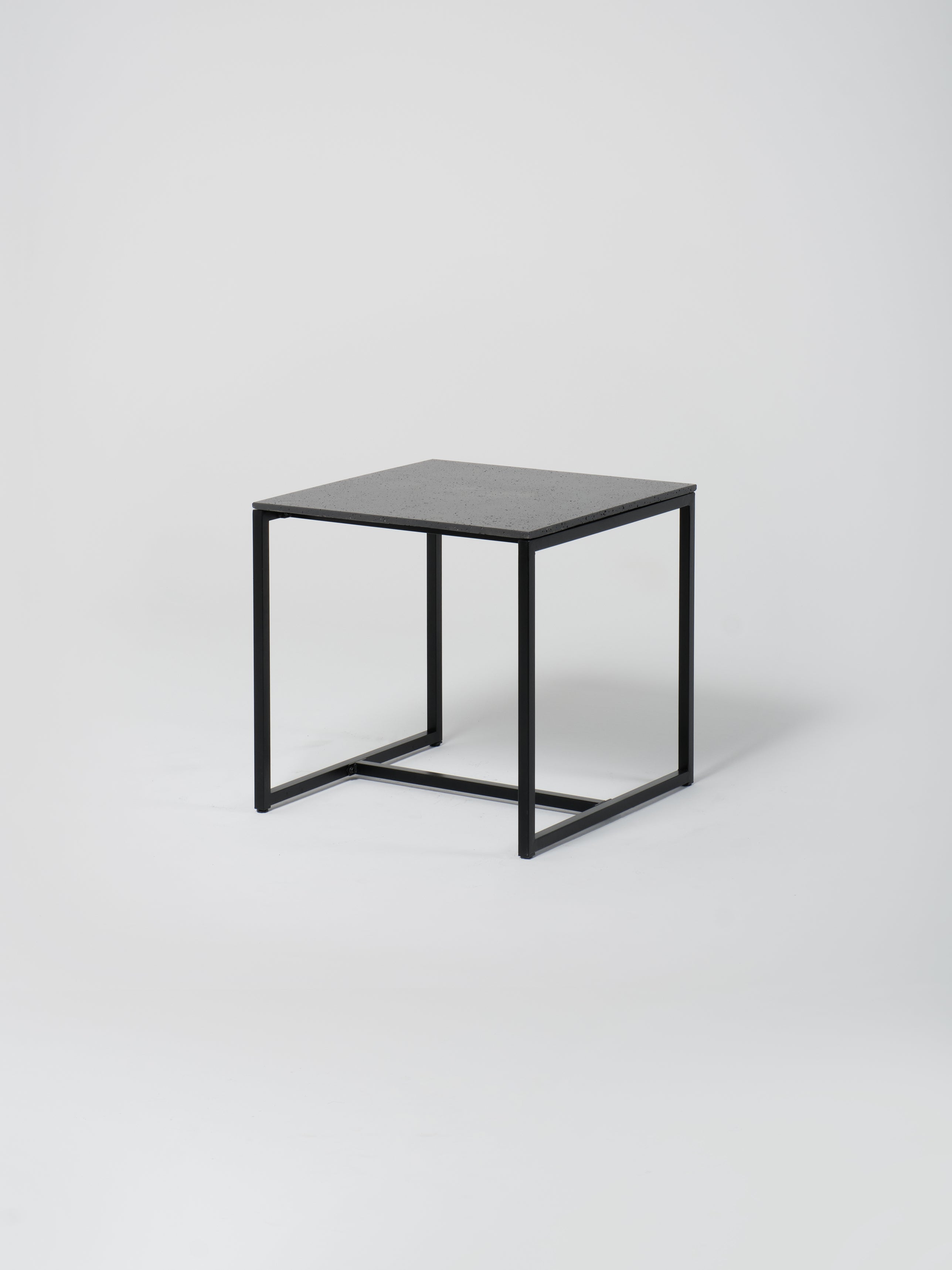 Table 9 / Square / Black / Anthracite Concrete