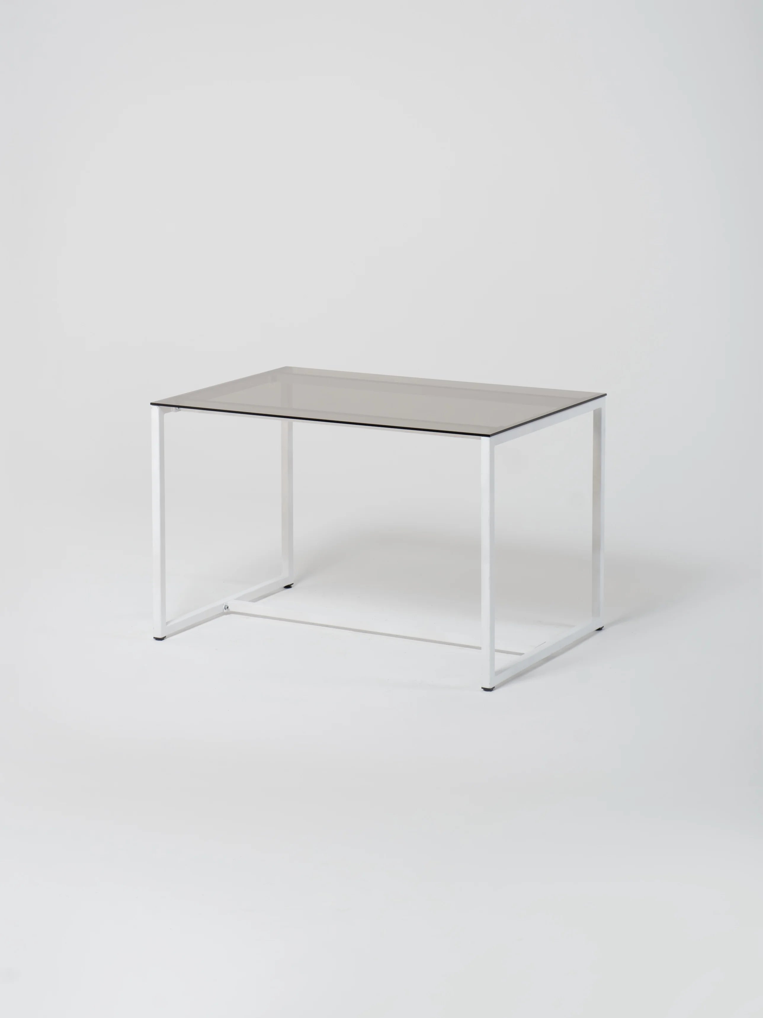 Table 22 / White / Amber Glass