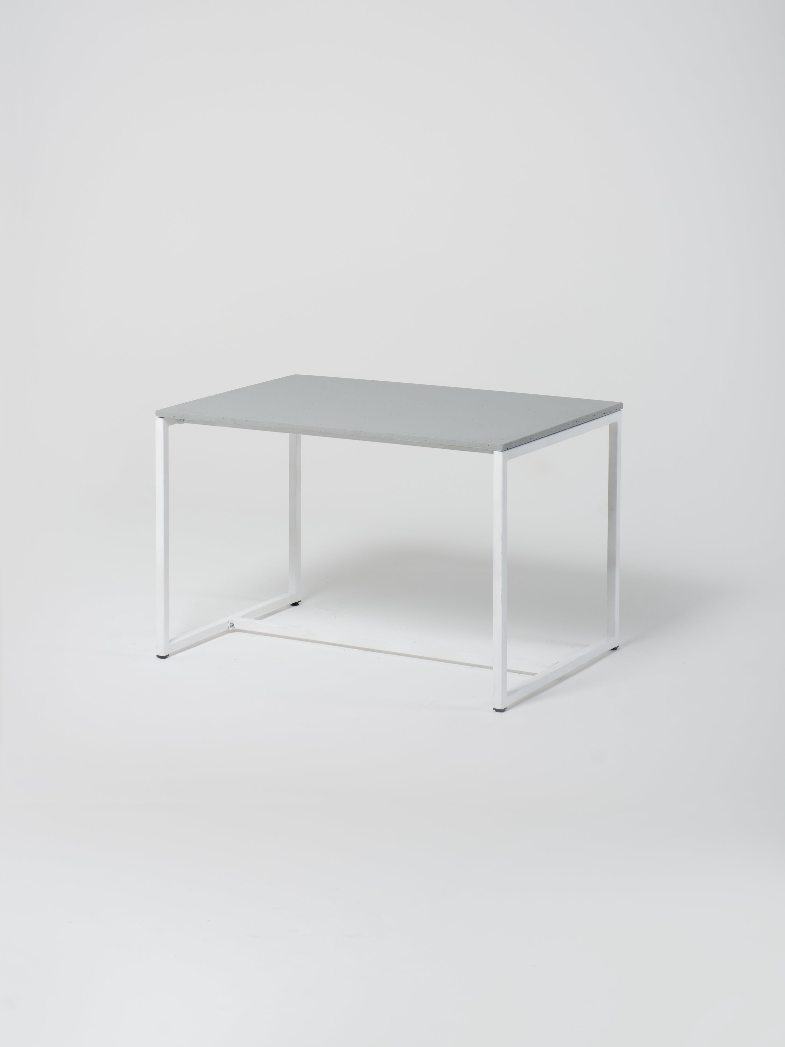 Table 5 / White / Architectural Concrete