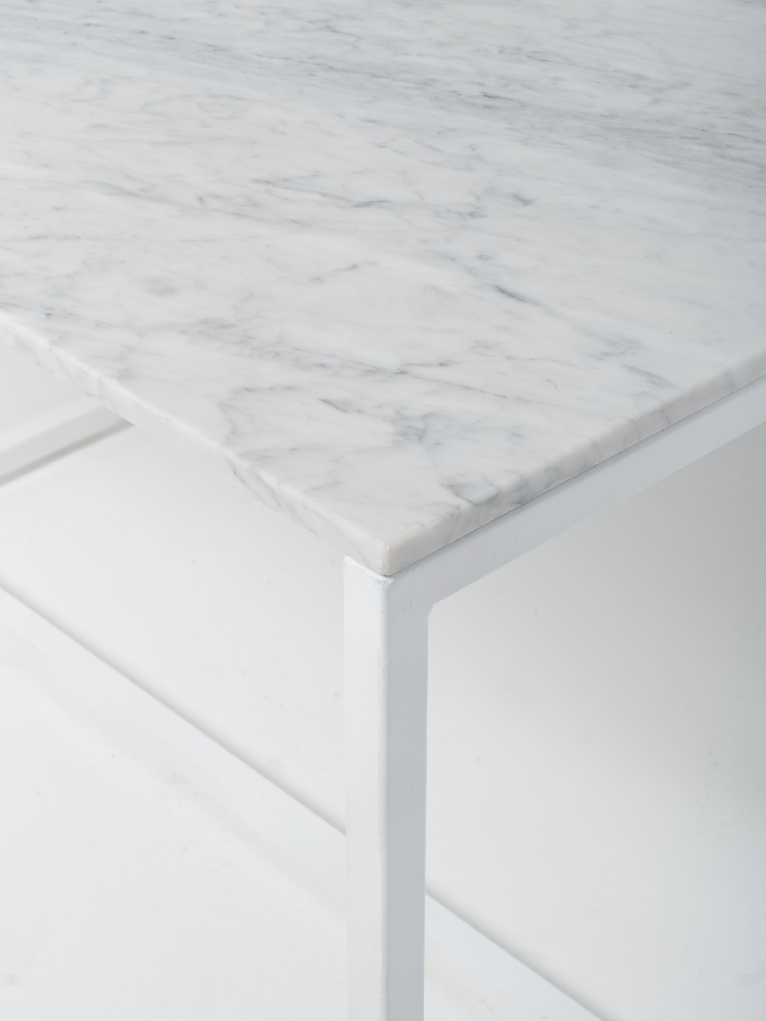 Table 1 / White / Bianco Carrara Marble