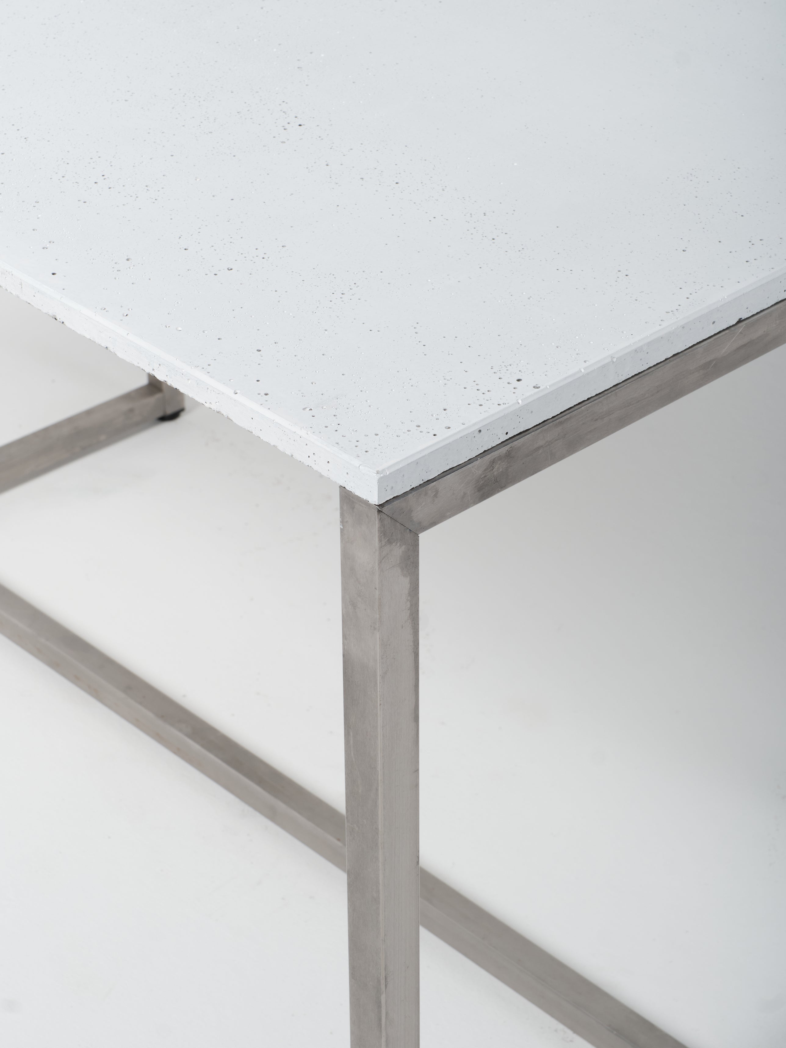 Table 20 / Square / Stainless Steel / White Concrete