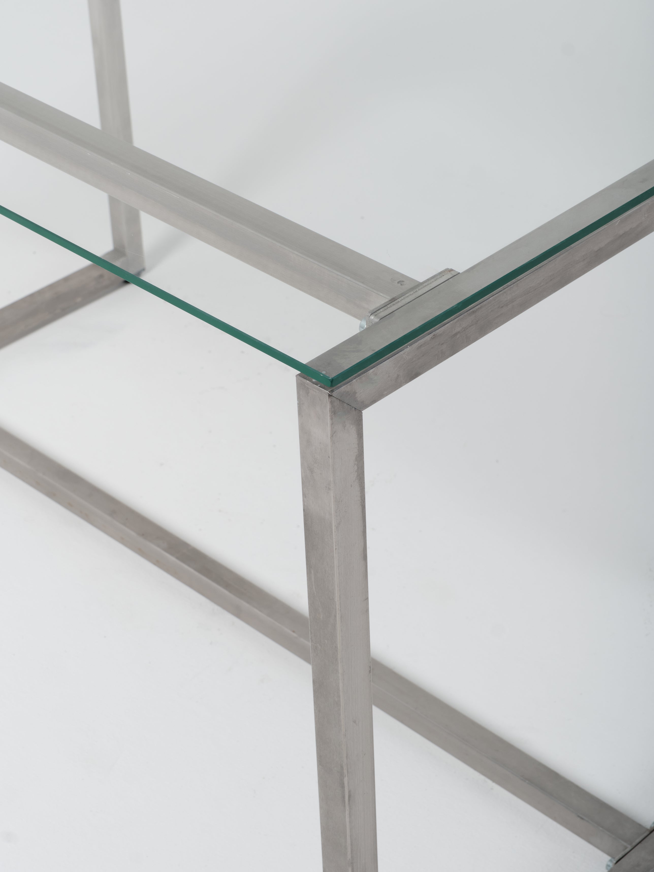 Table 16 / Stainless Steel / Glass