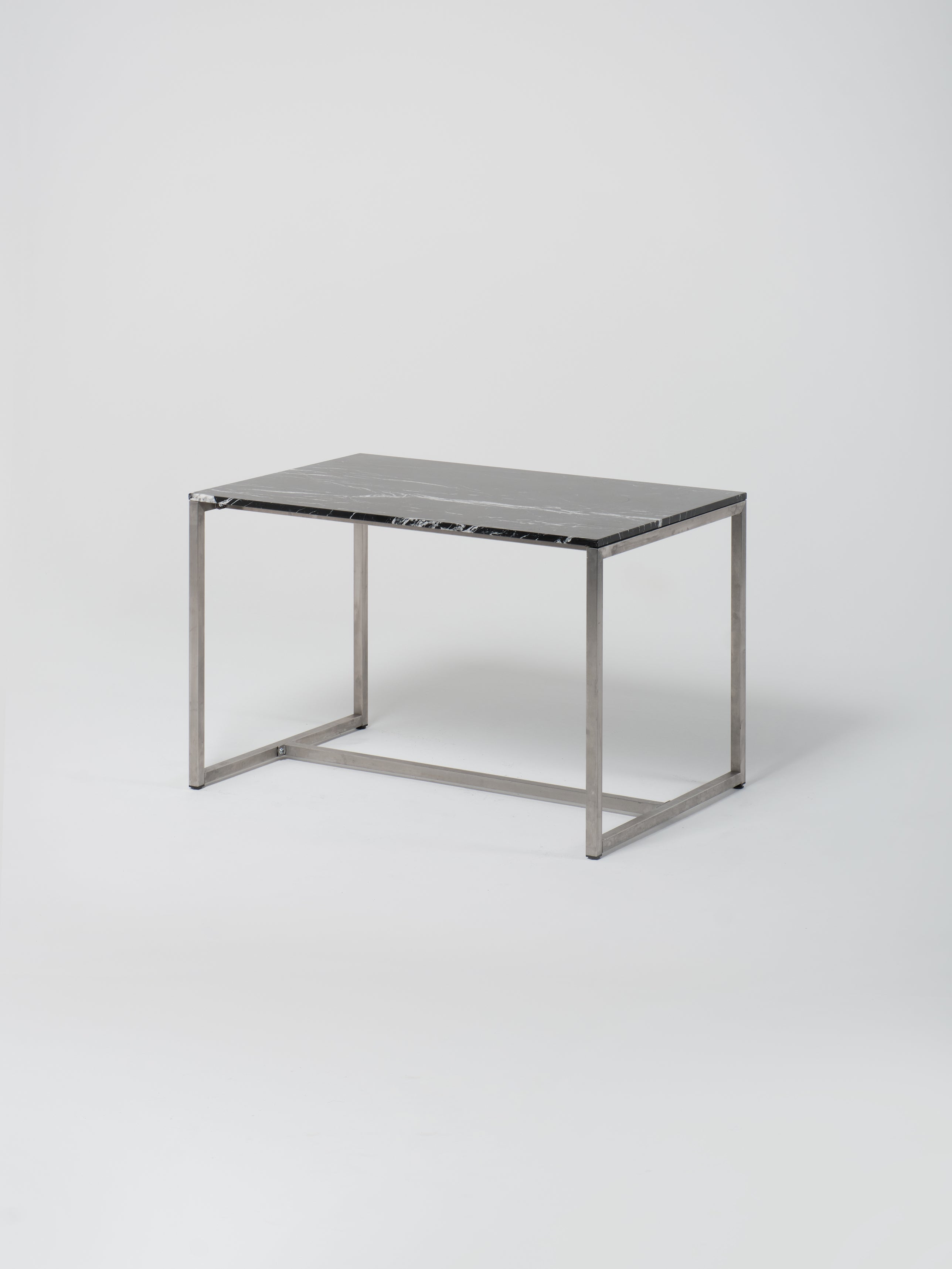 Table 19 / Stainless Steel / Nero Marquina