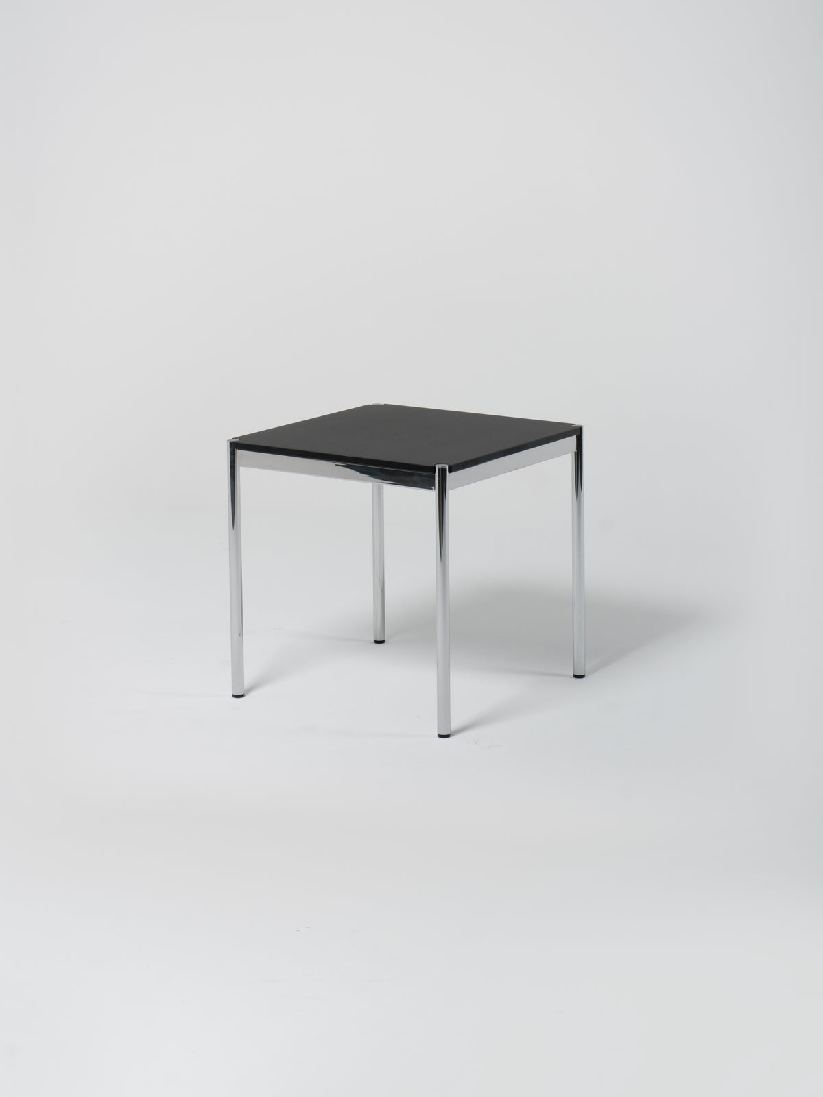 Usm Basic Table Tables - NOVU