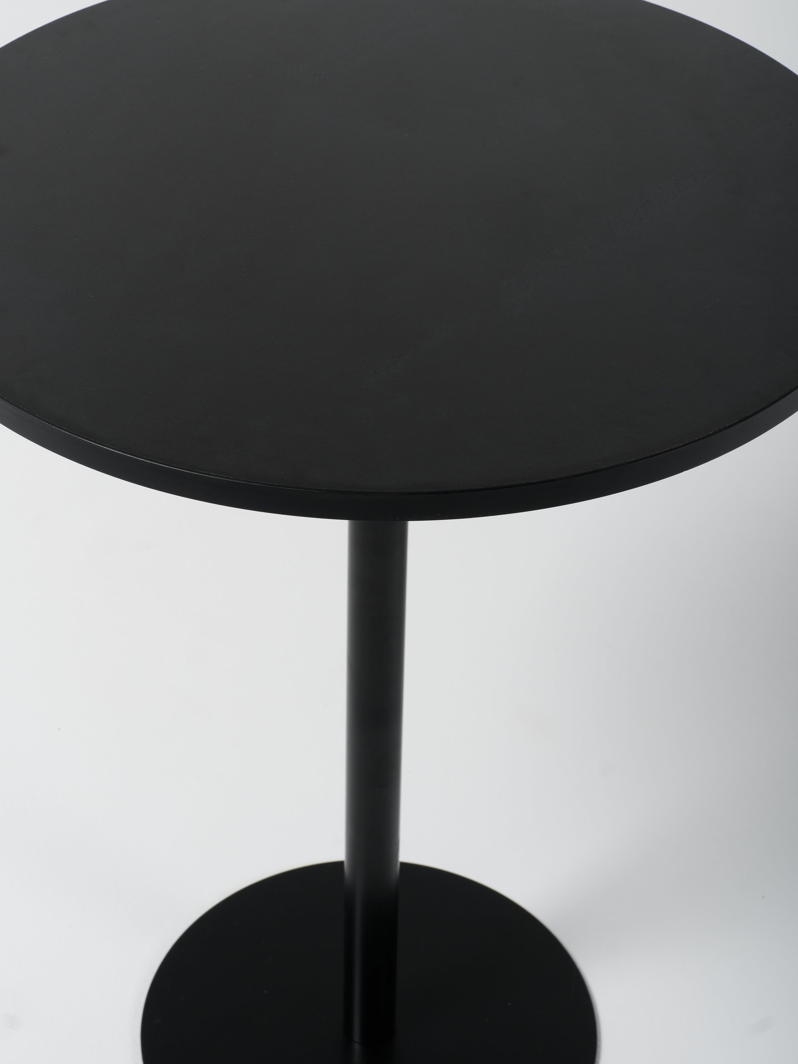 Table / Round / Black