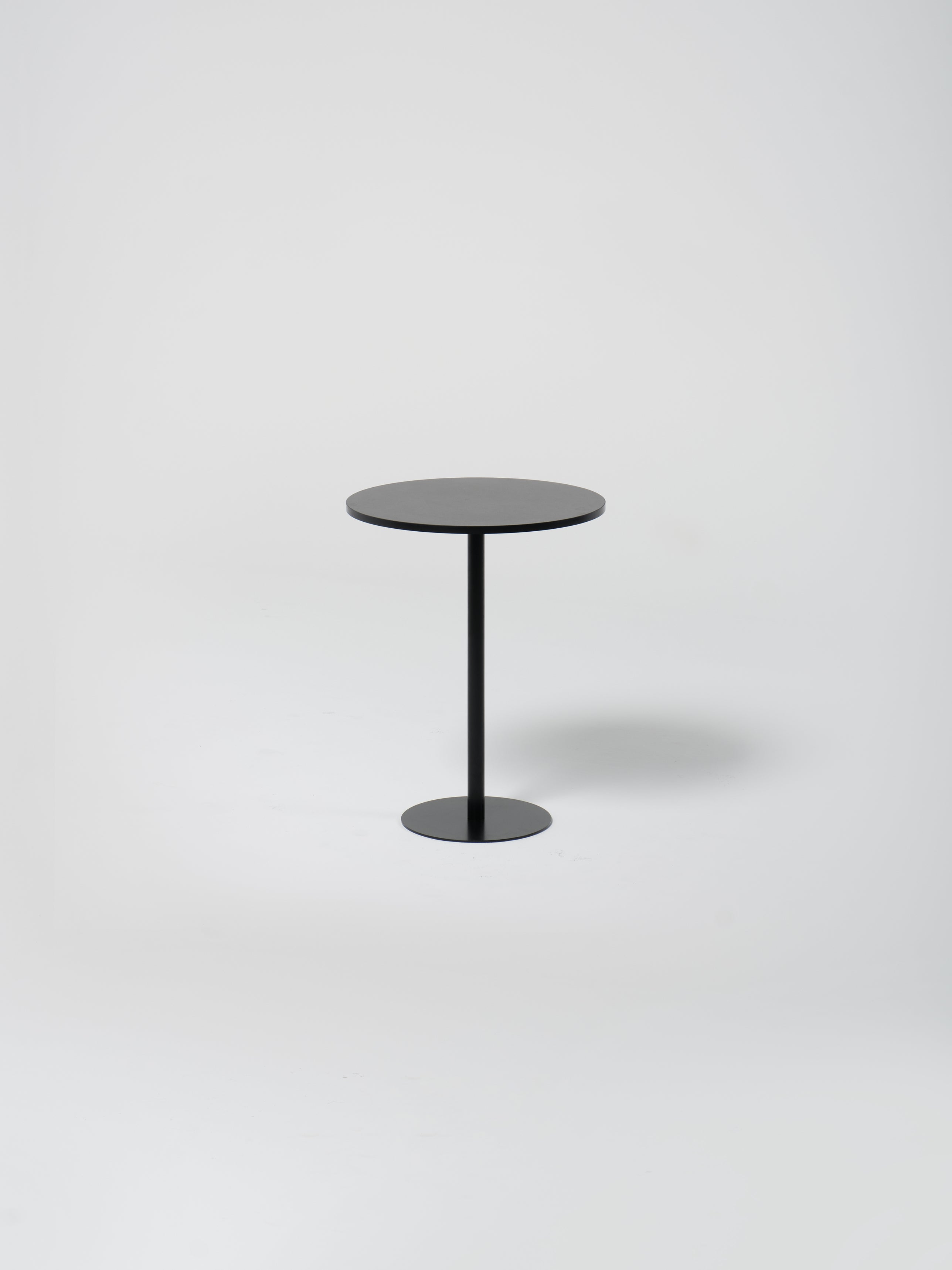 Table / Round / Black