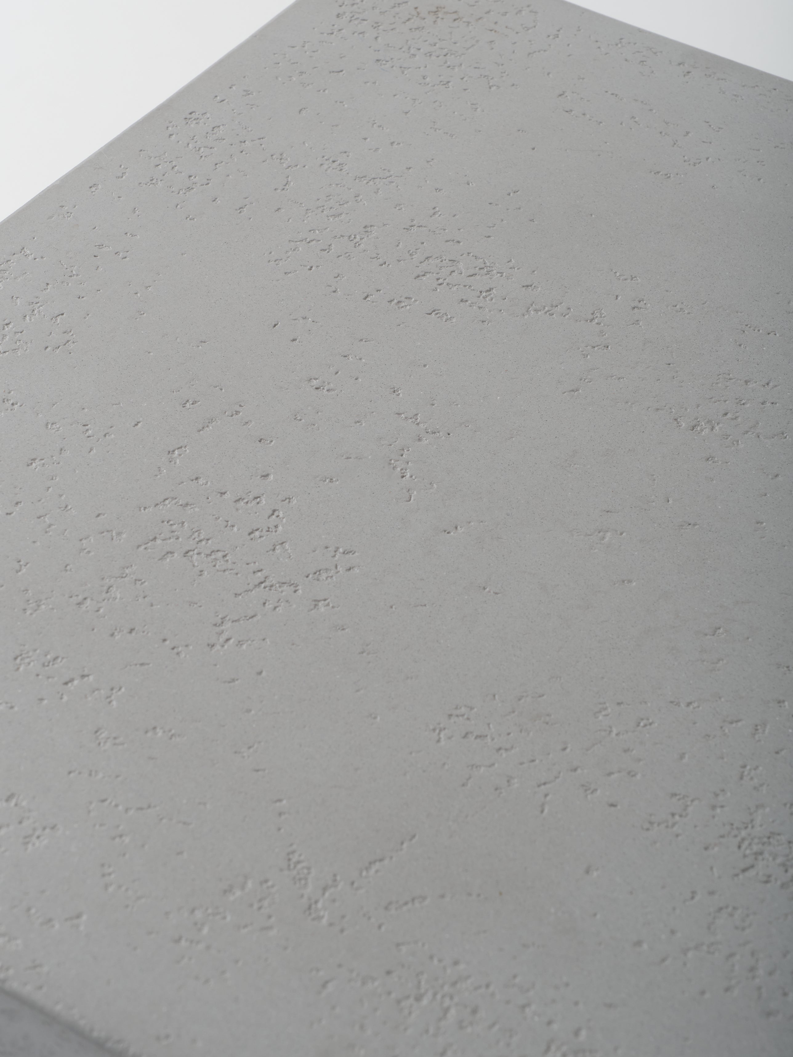 Cube 5 / 45cm x 110cm / Concrete
