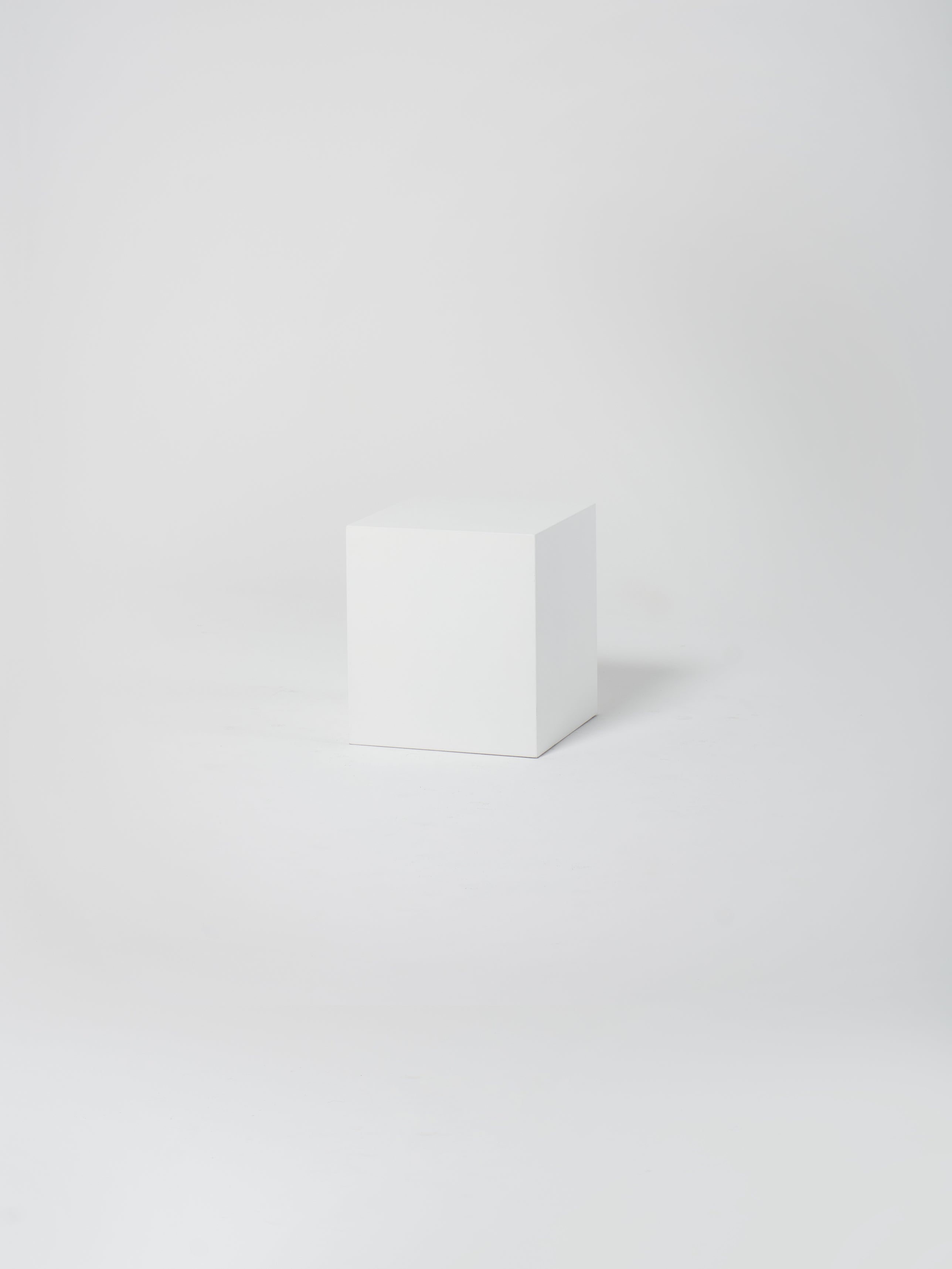 Cube 8 / 45cm x 50cm / White