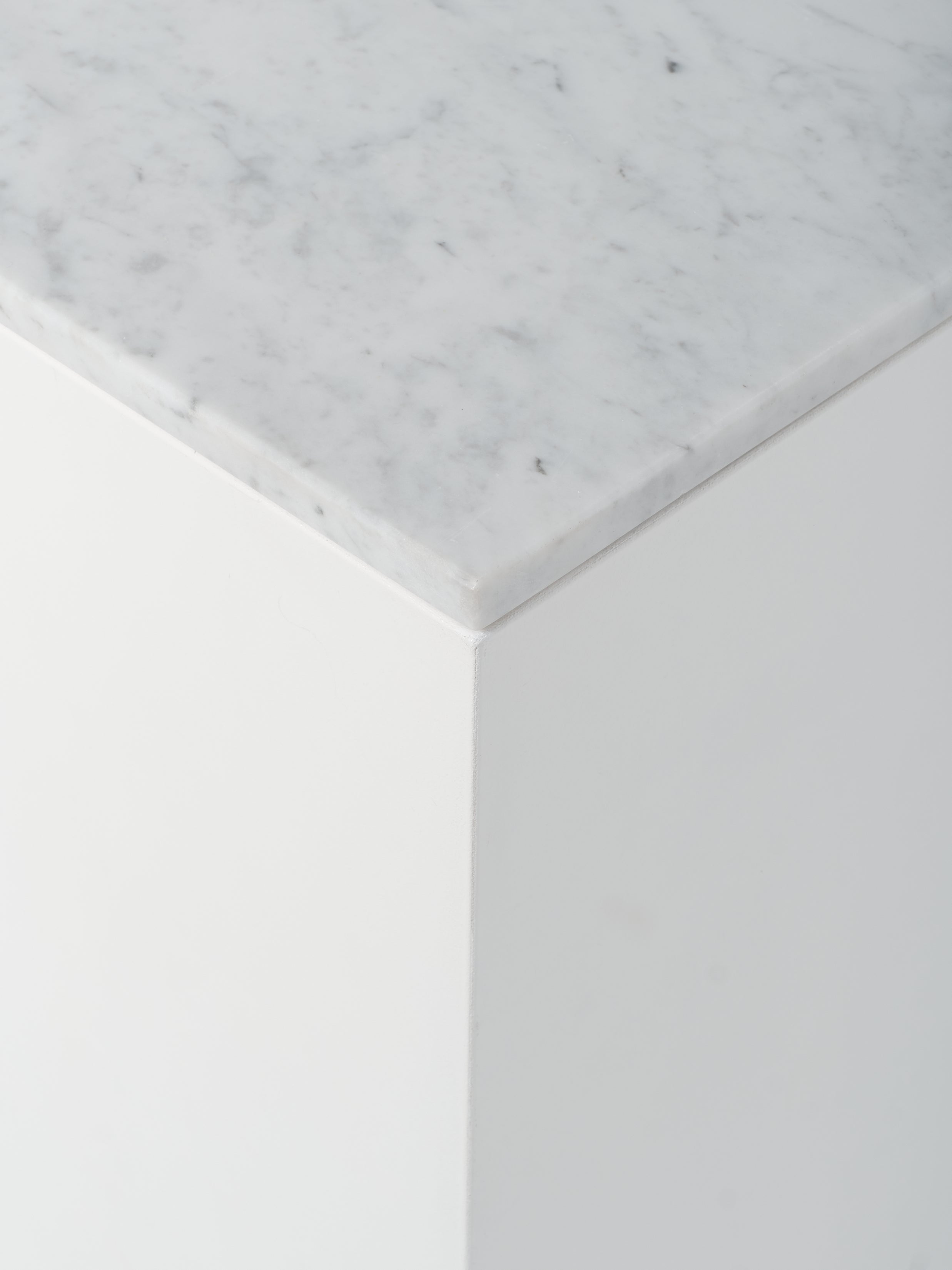 Cube 8 / 45cm x 50cm / White / Bianco Carrara