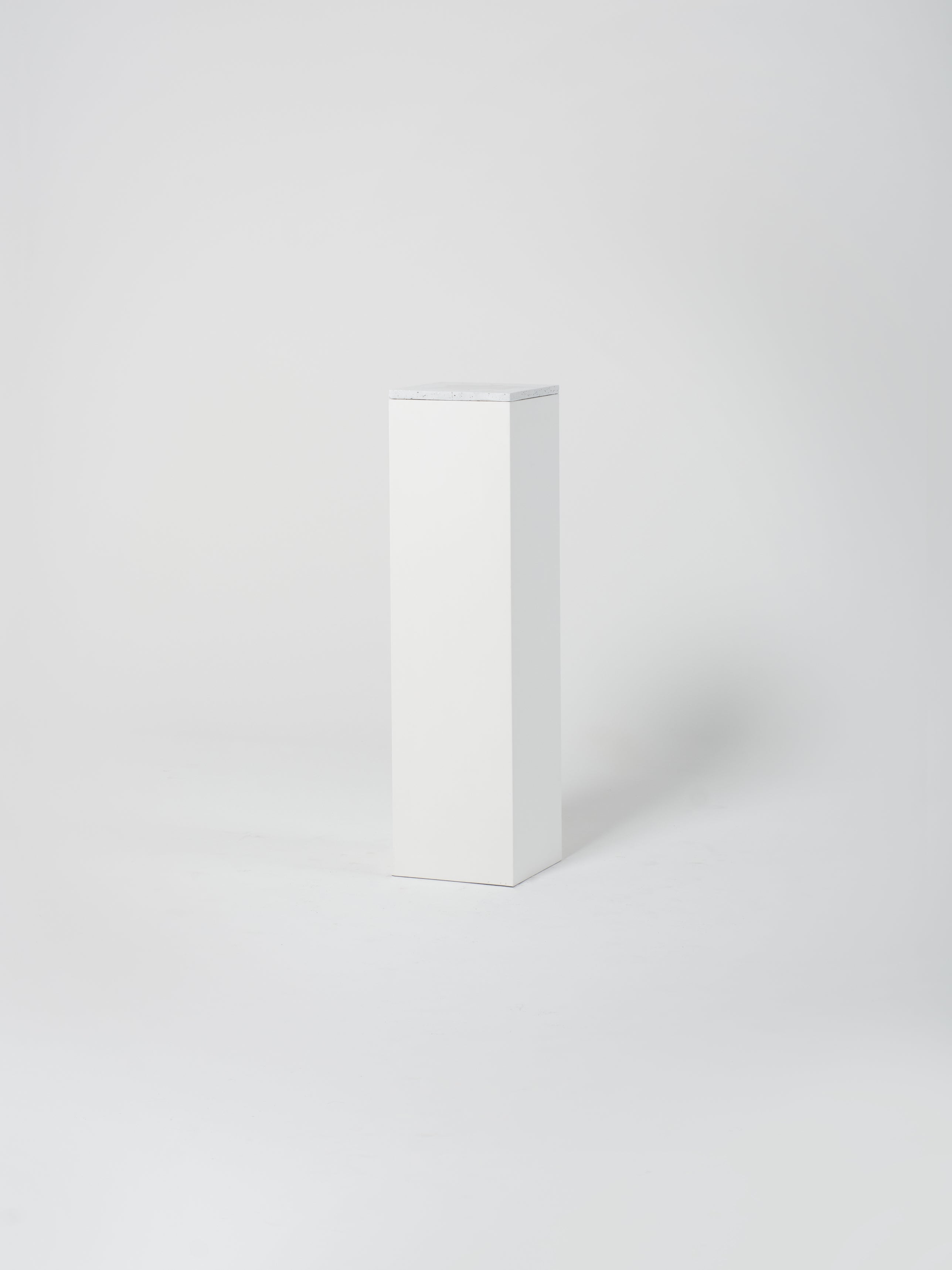 Cube 2 / 30cm x 110cm / White / White Concrete