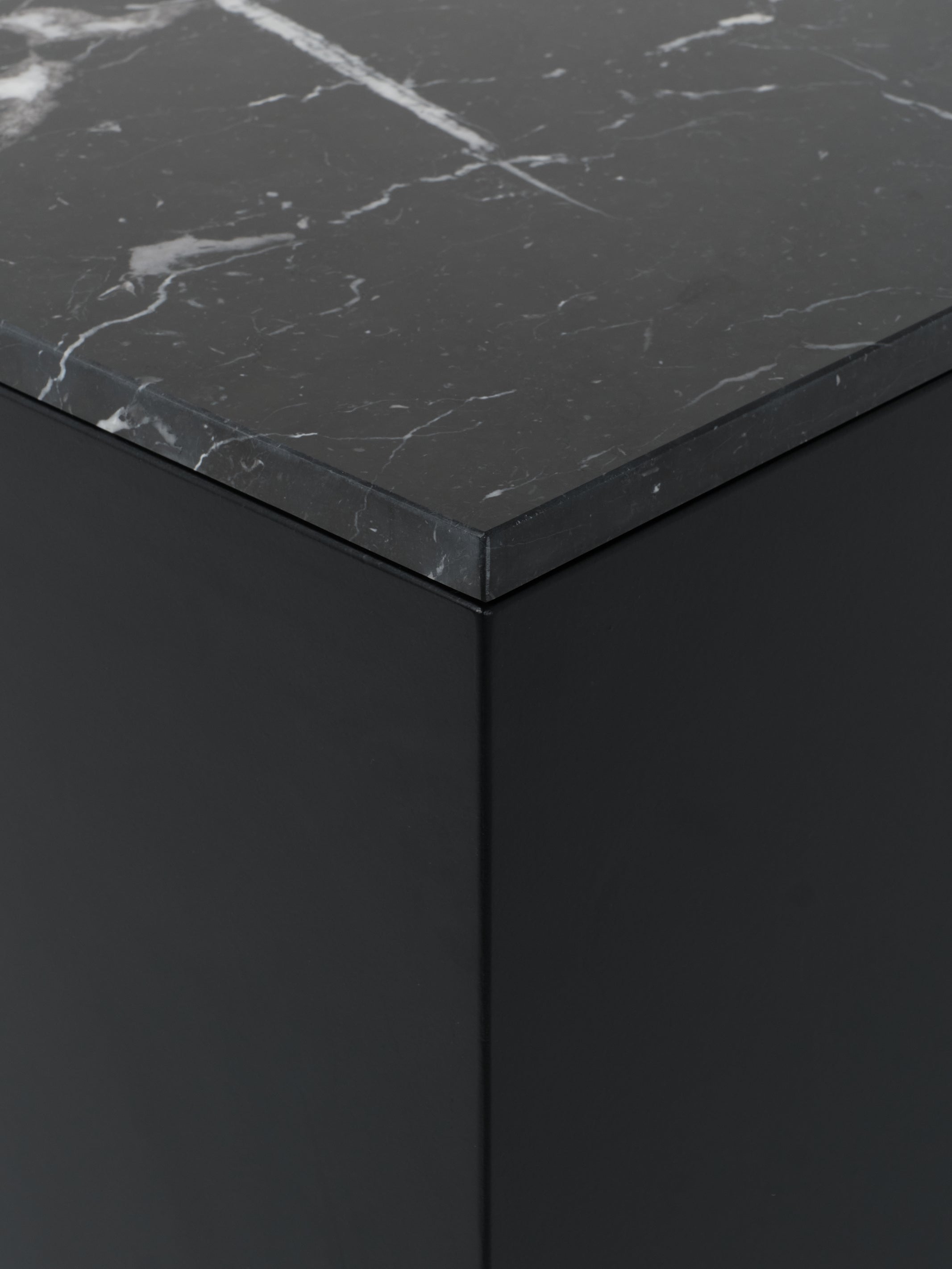 Cube 4 / 45cm x 100cm / Black / Nero Marquina