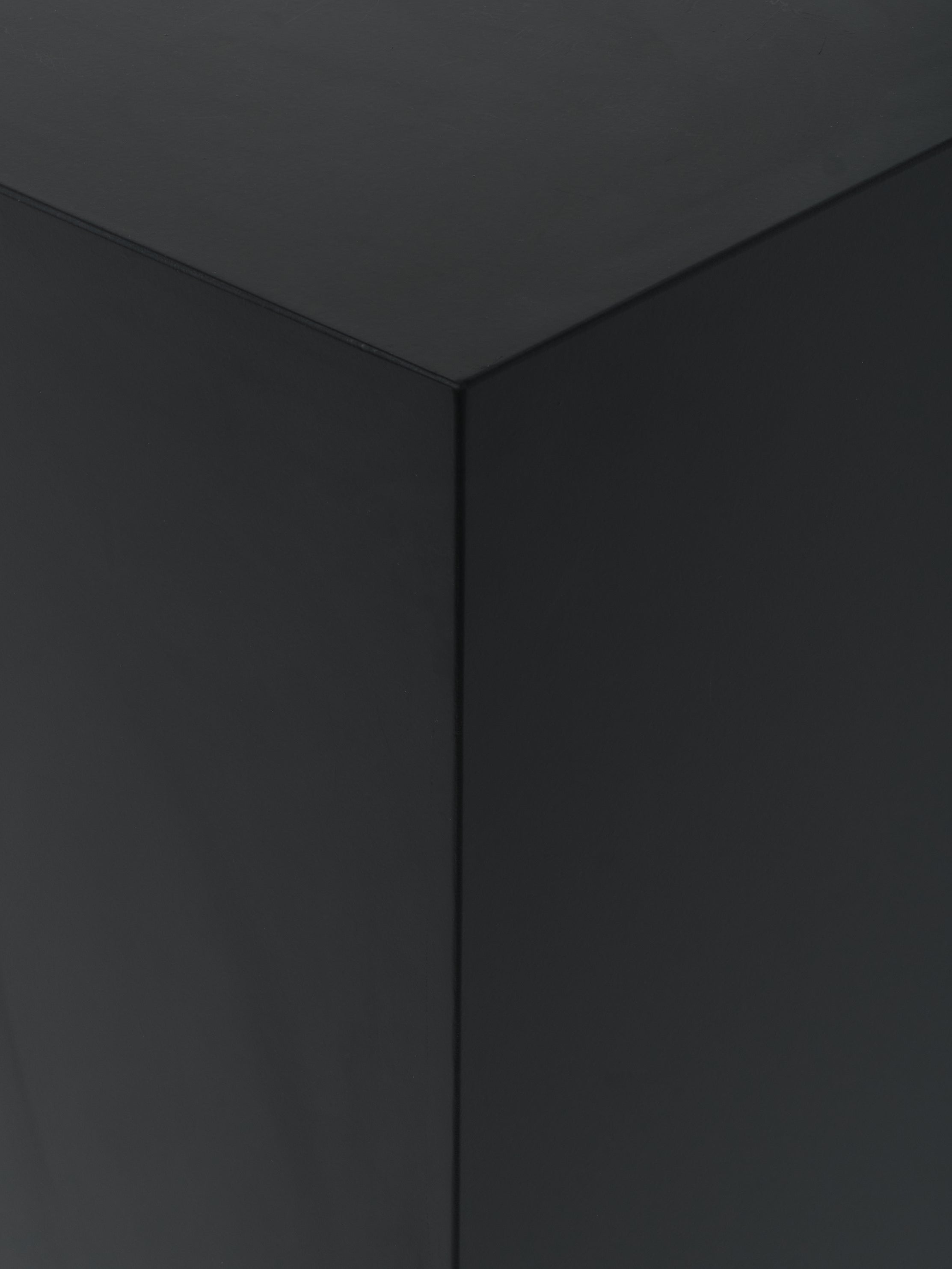 Cube 6 / 45cm x 120cm / Black