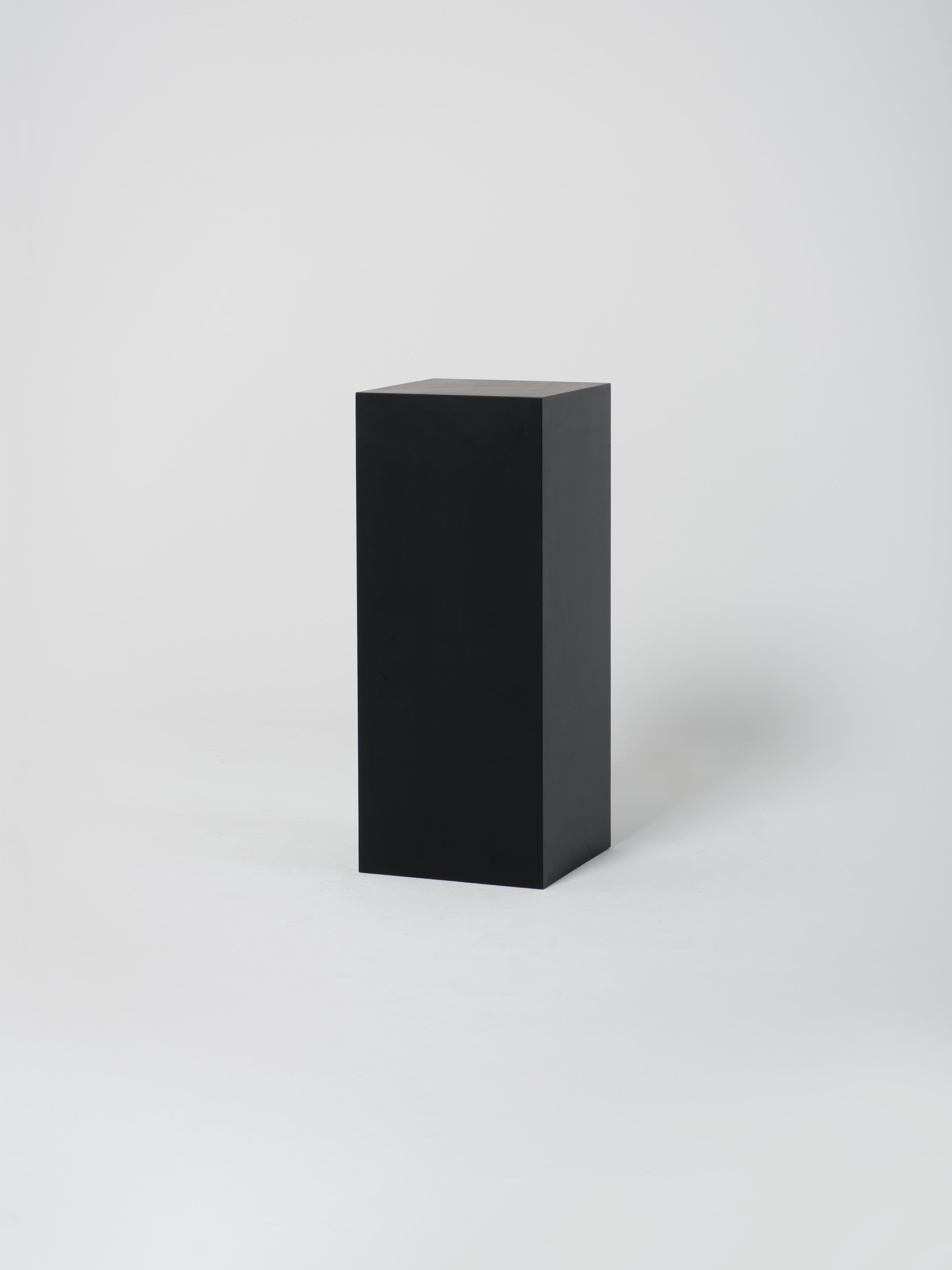 Cube 5 / 45cm x 110cm / Black