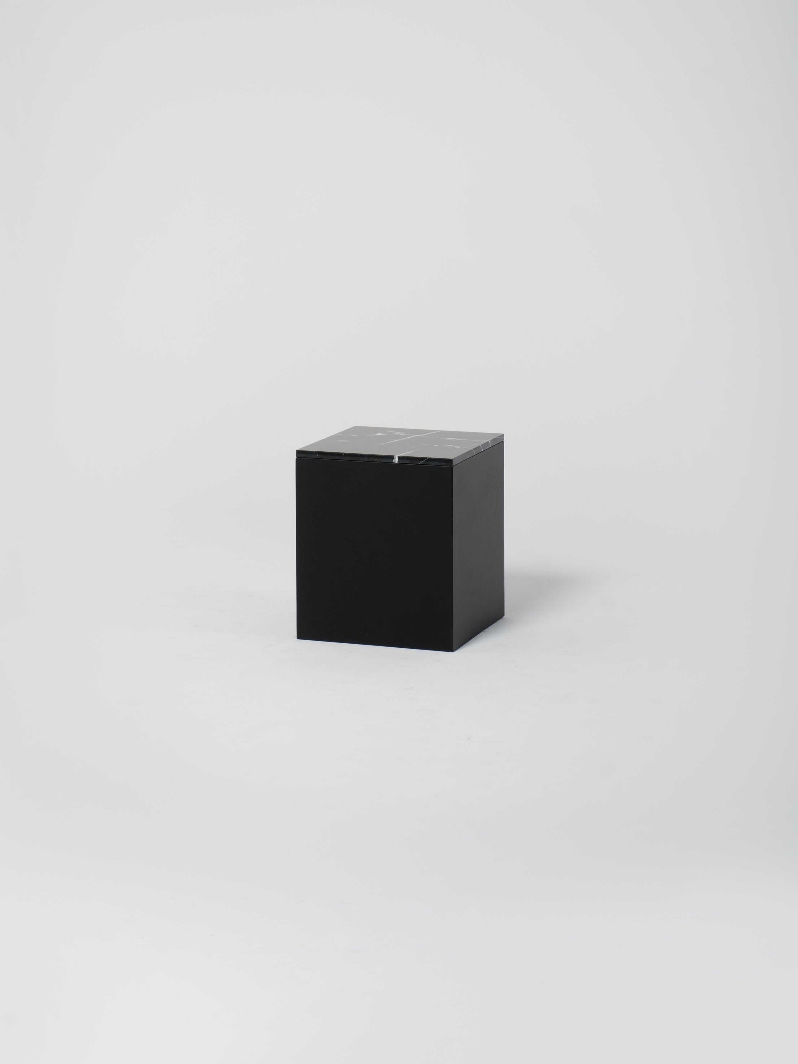Cube 8 / 45cm x 50cm / Black / Nero Marquina