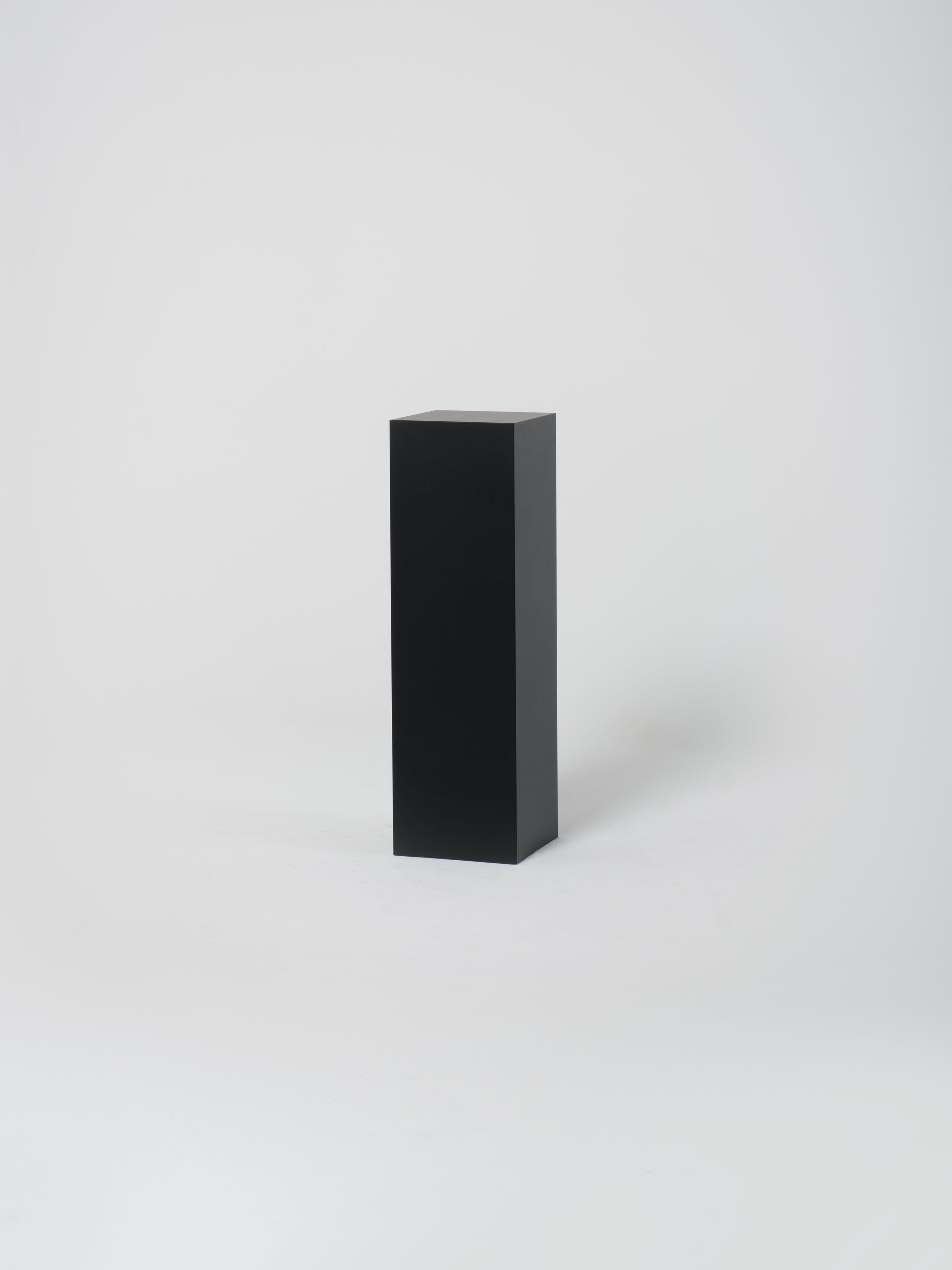 Cube 1 / 30cm x 100cm / Black