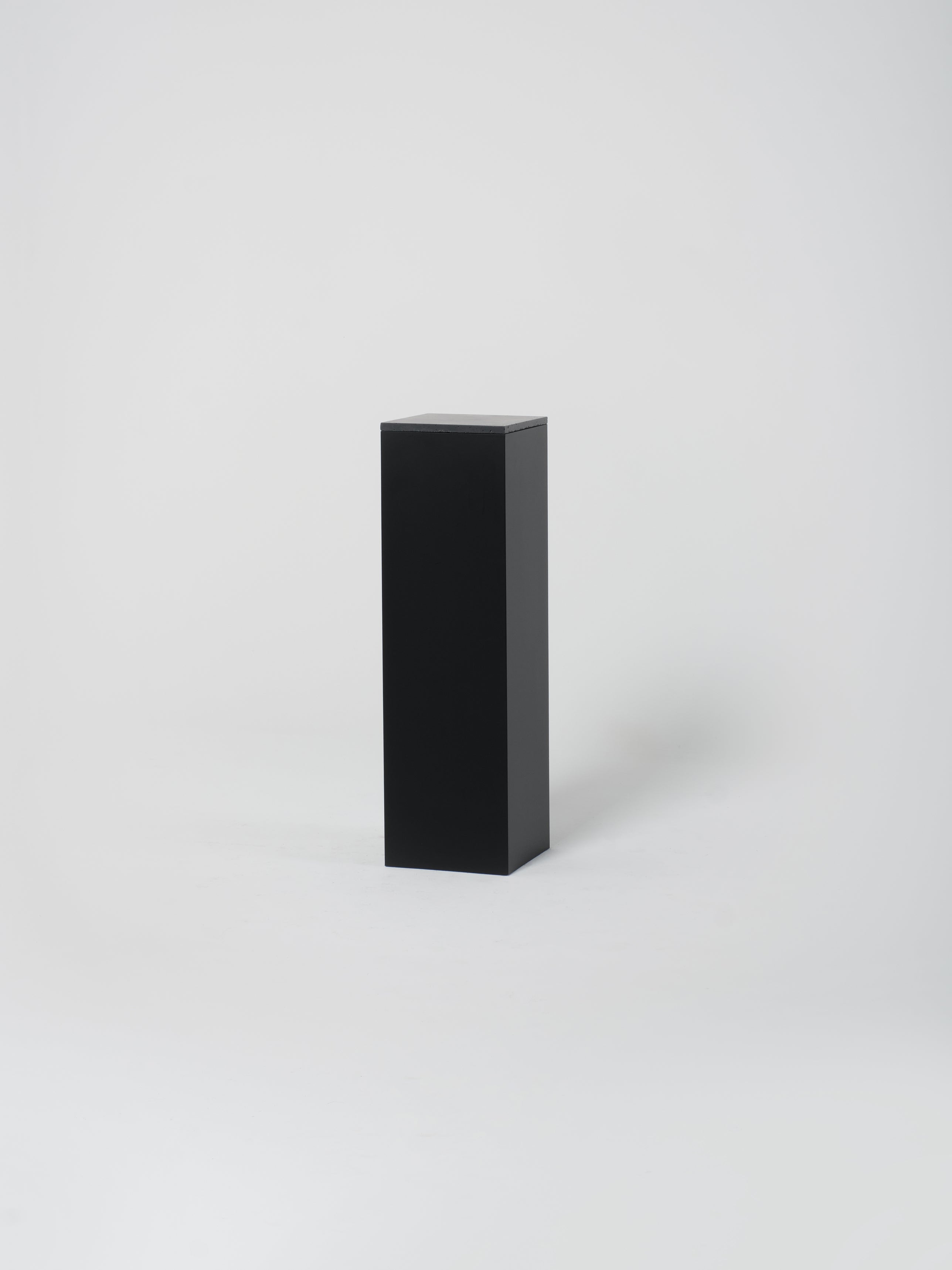 Cube 1 / 30cm x 100cm / Black / Anthracite concrete
