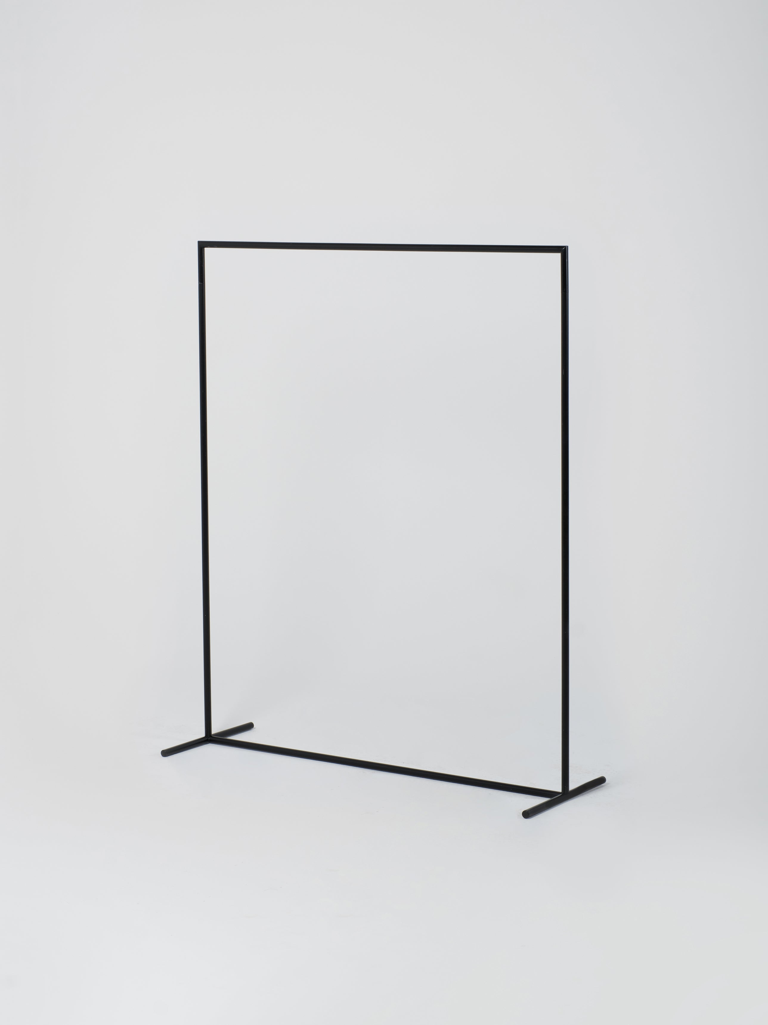 Rail 17 / Round | 150cm x H180cm
