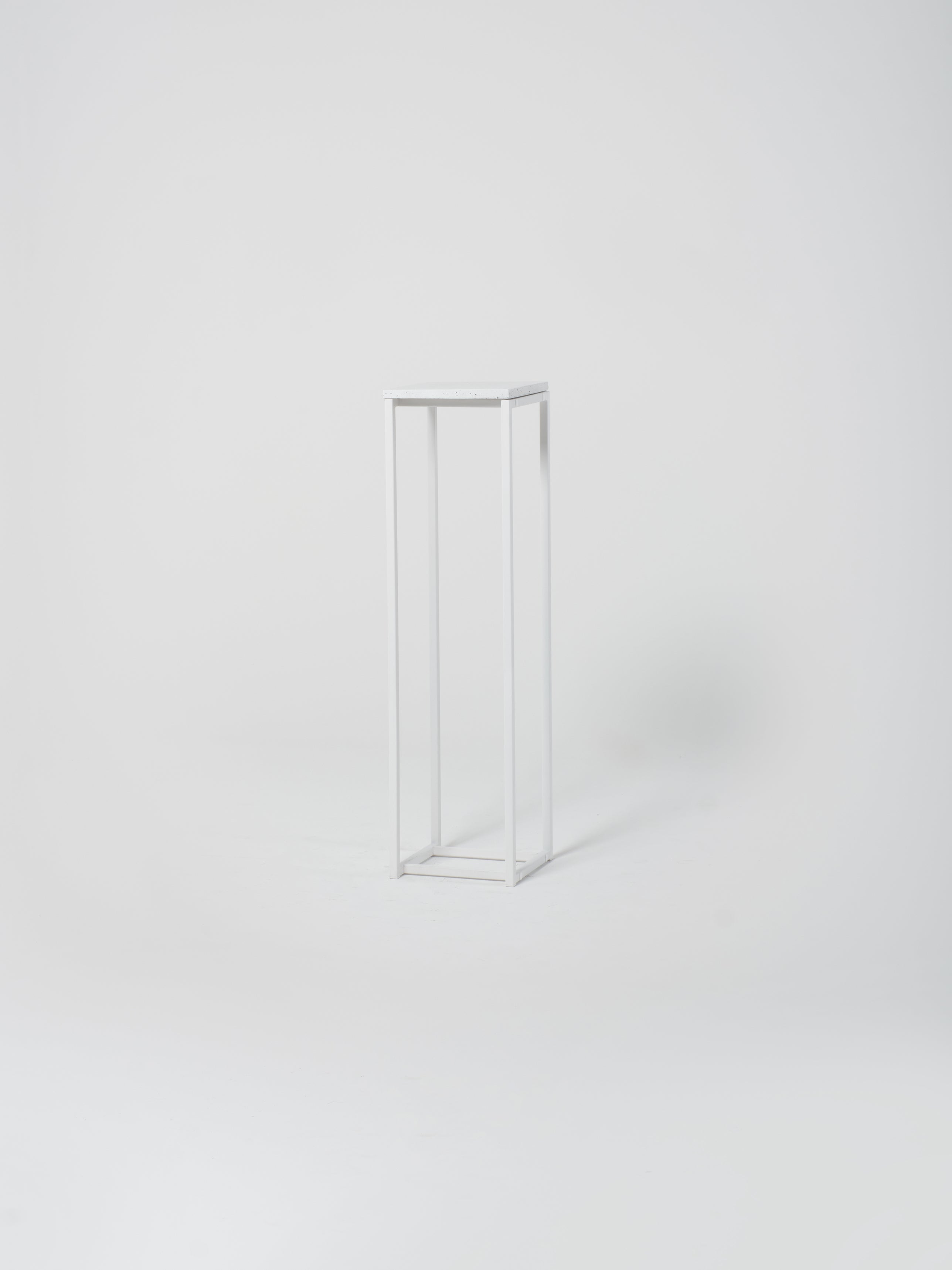 Podium 8 / 30cm Square / White Concrete