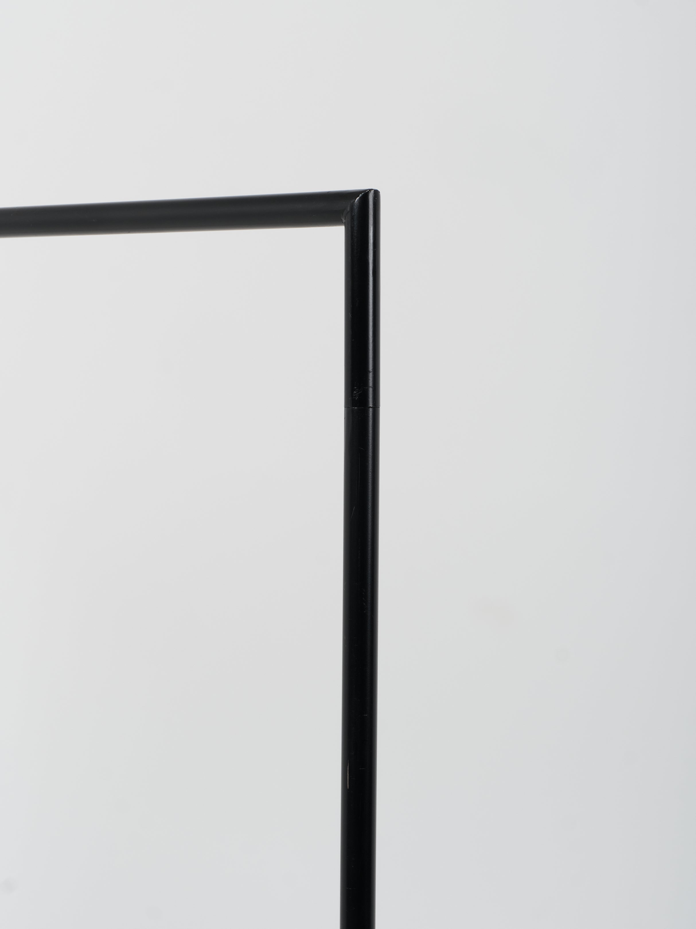 Rail 17H / High | Round | 150cm x 200cm