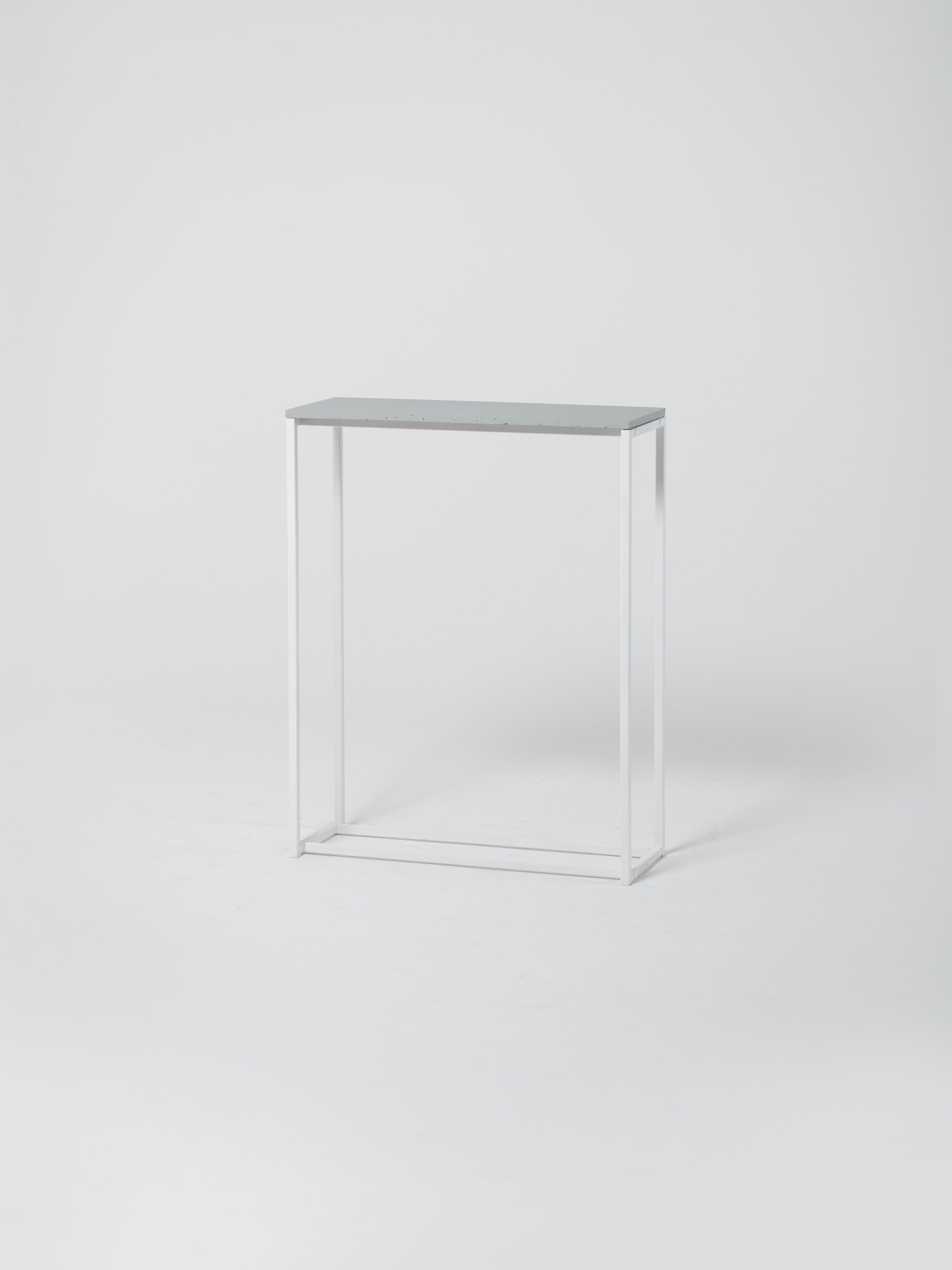 Console 5 / 80 x 30cm / Architectural Concrete