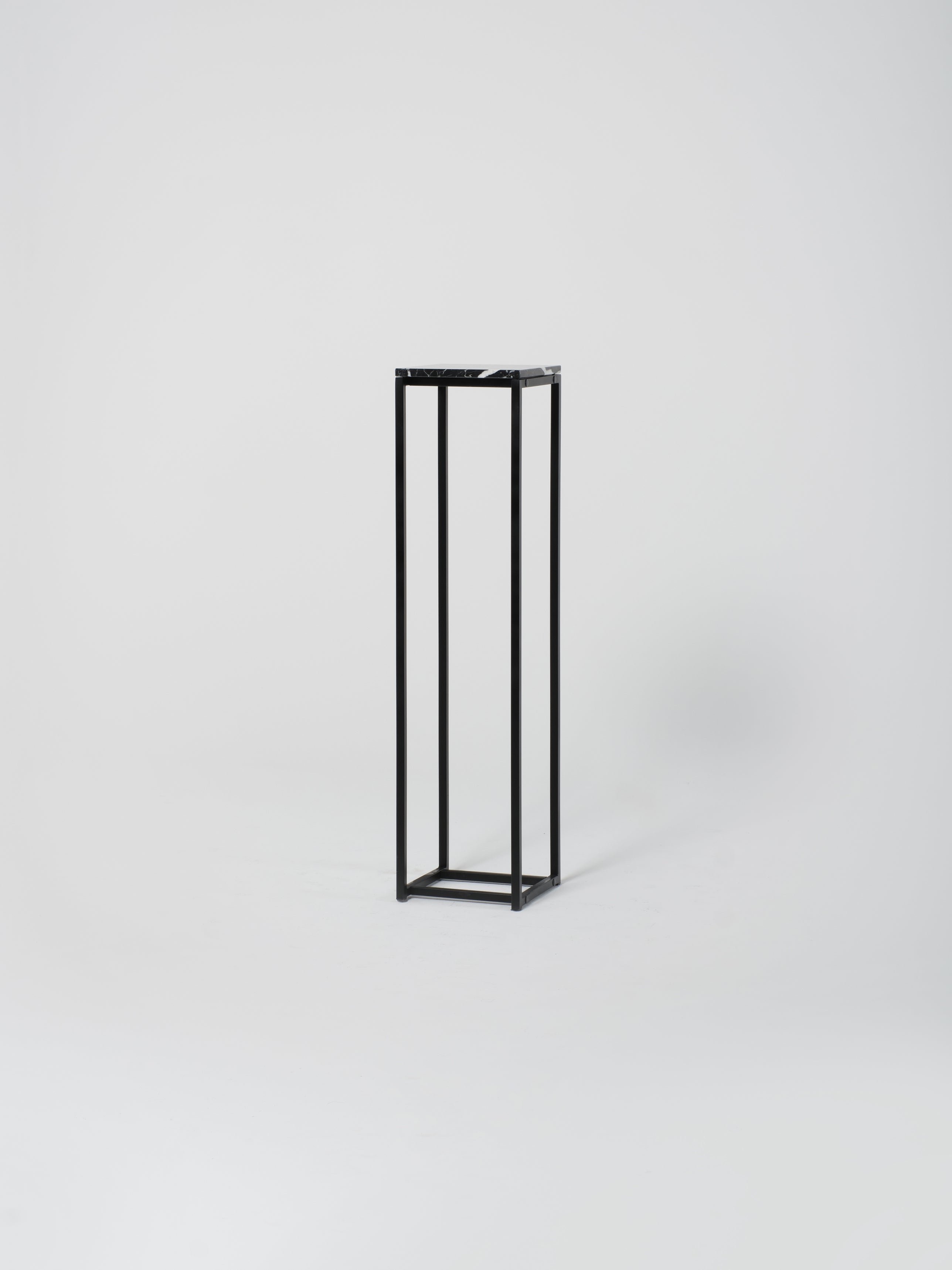 Podium 4 / 30cm Square / Nero Marquina
