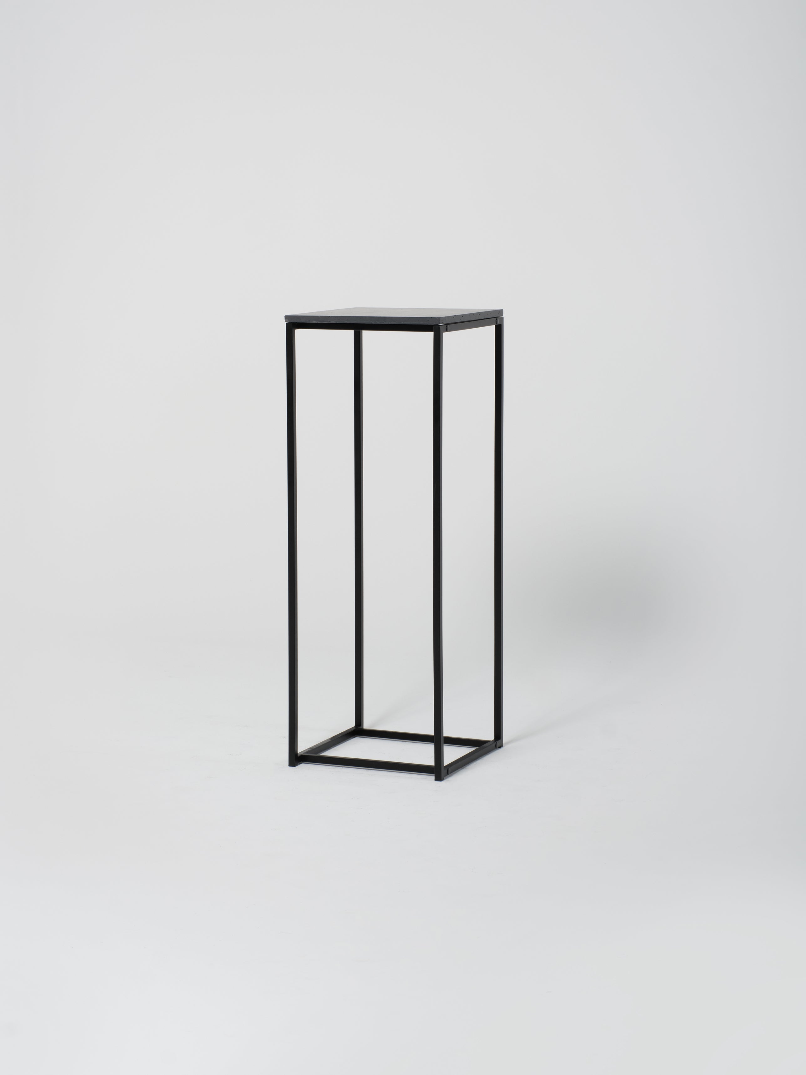 Podium 9 / 45cm Square / Anthracite Concrete
