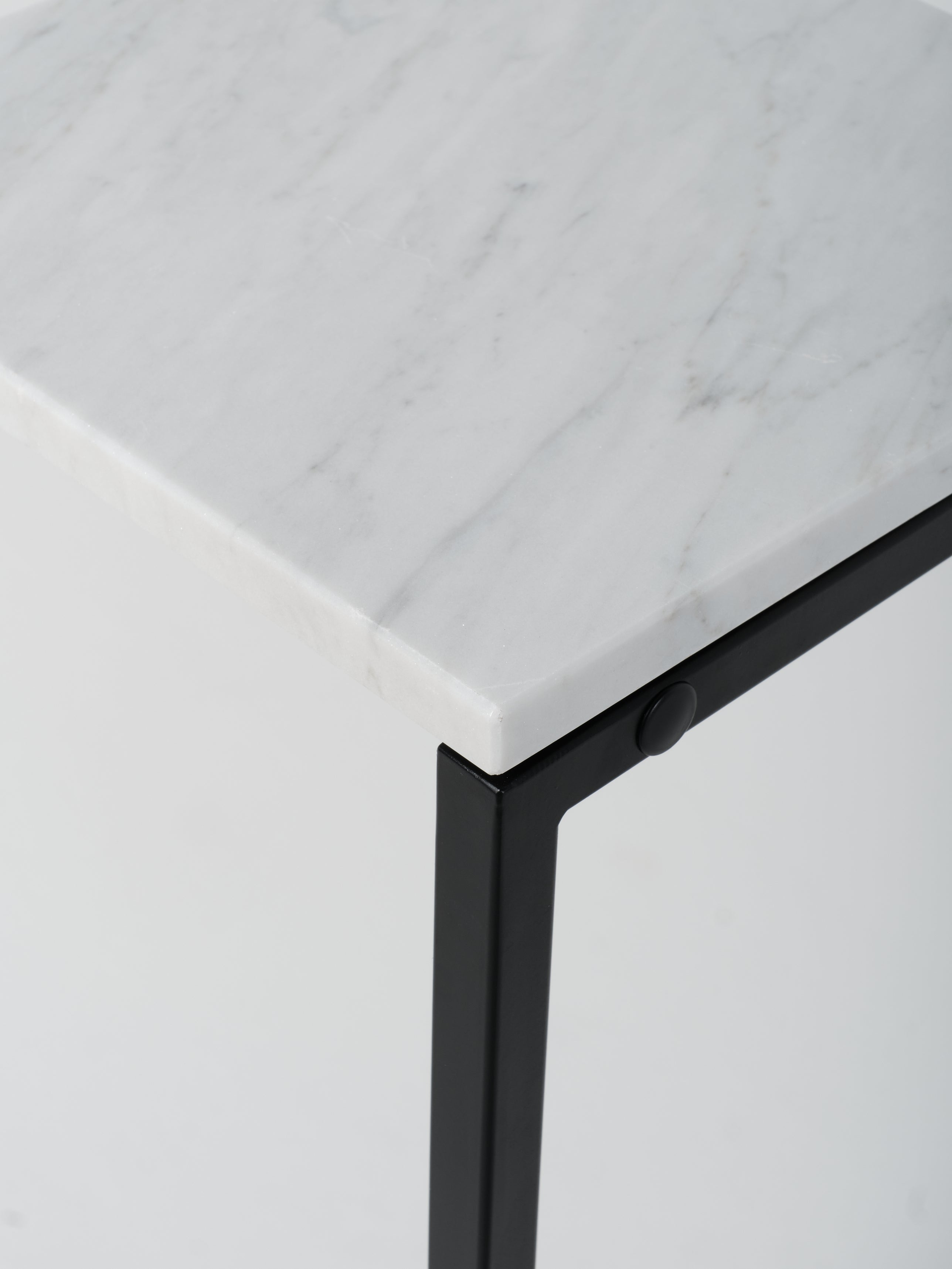 Podium 2 / 45cm Square / Bianco Carrara