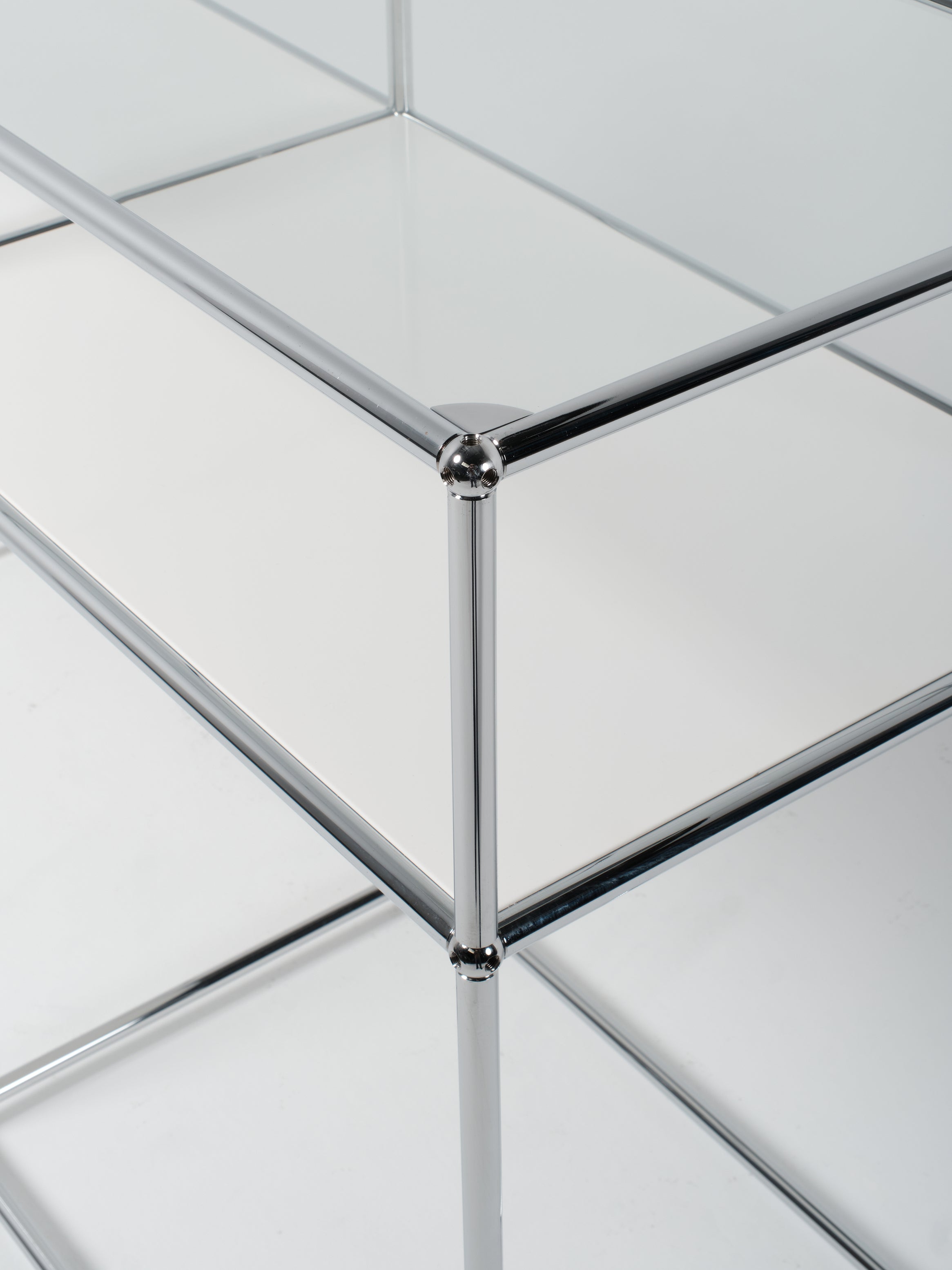 USM Haller Display Table / White