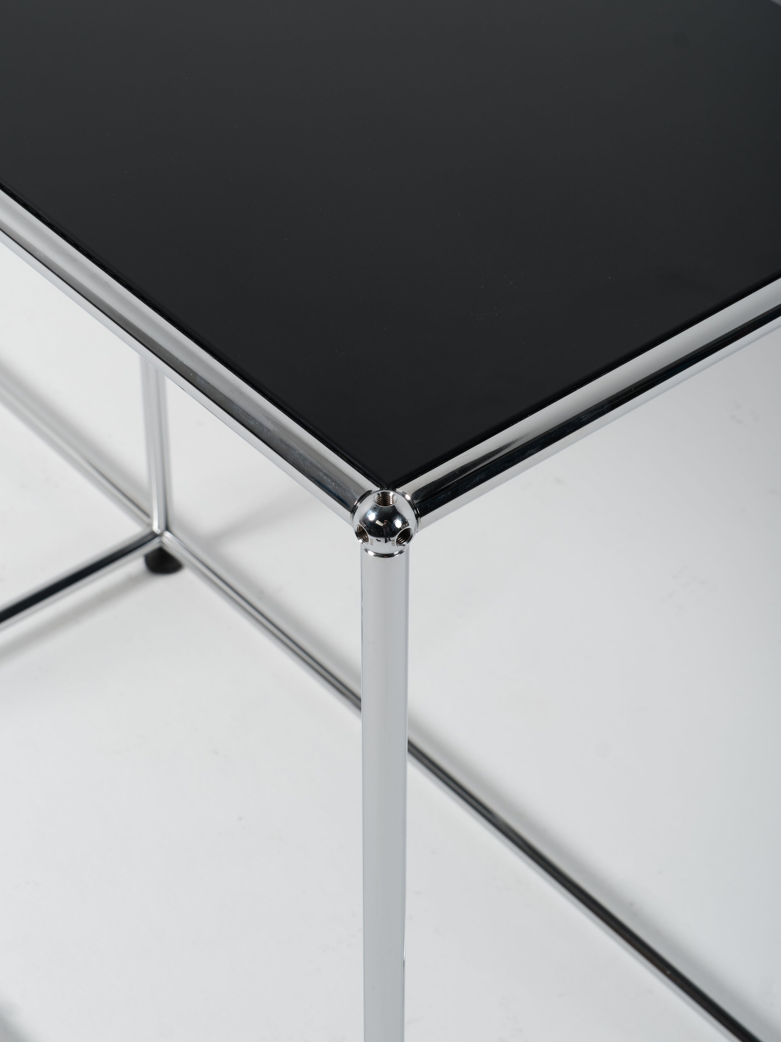 USM Haller Large Display Table / Black