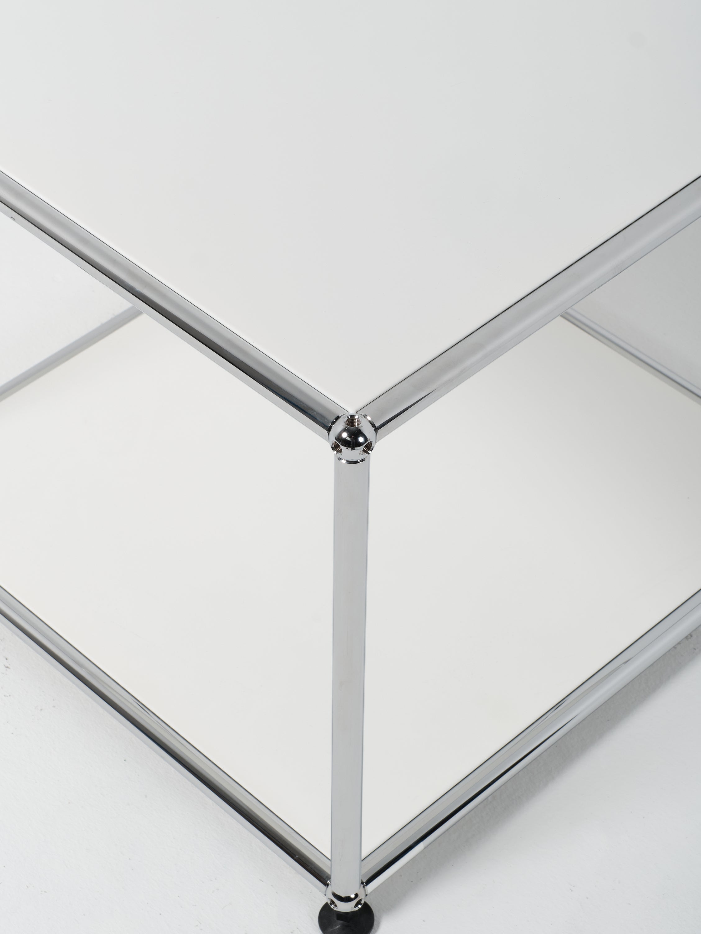 USM Coffee Table / Square | White