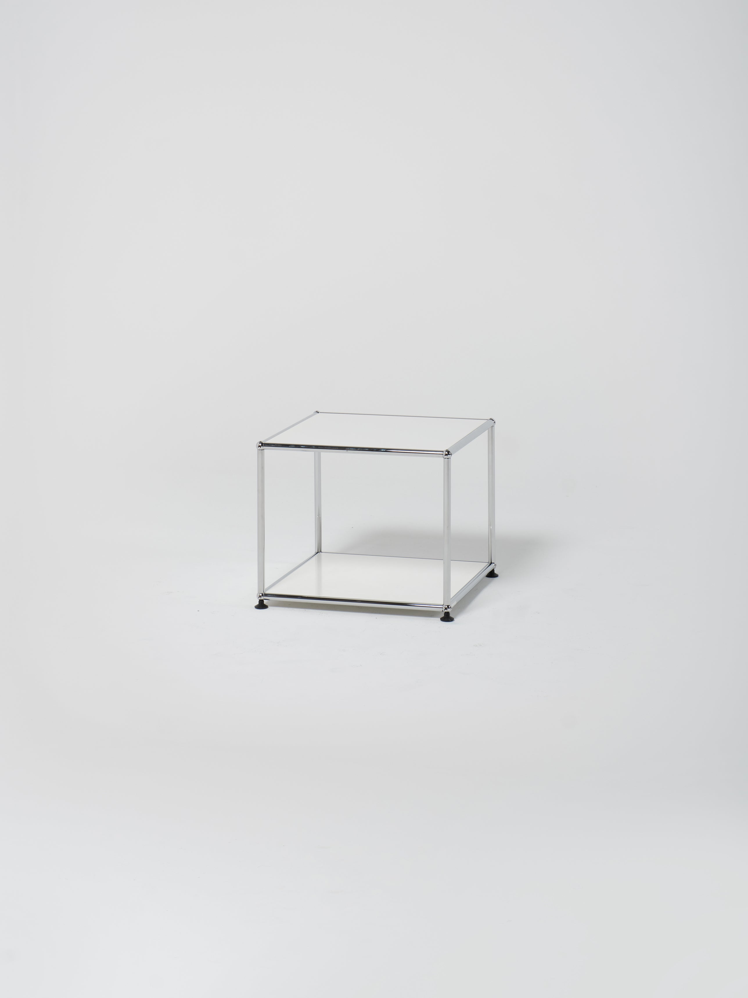 USM Coffee Table / Square | White