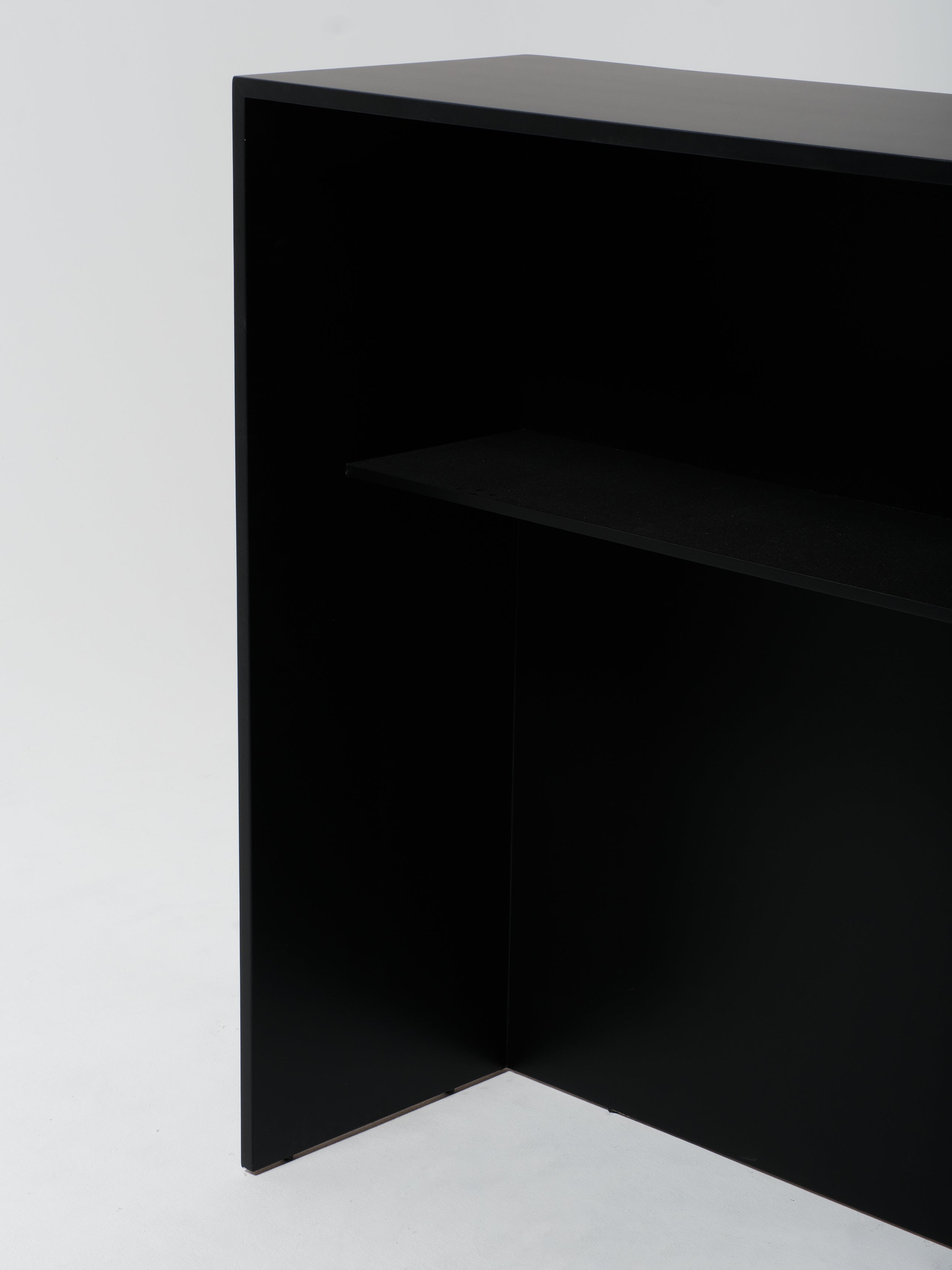 Front Desk / Black / Rectangle