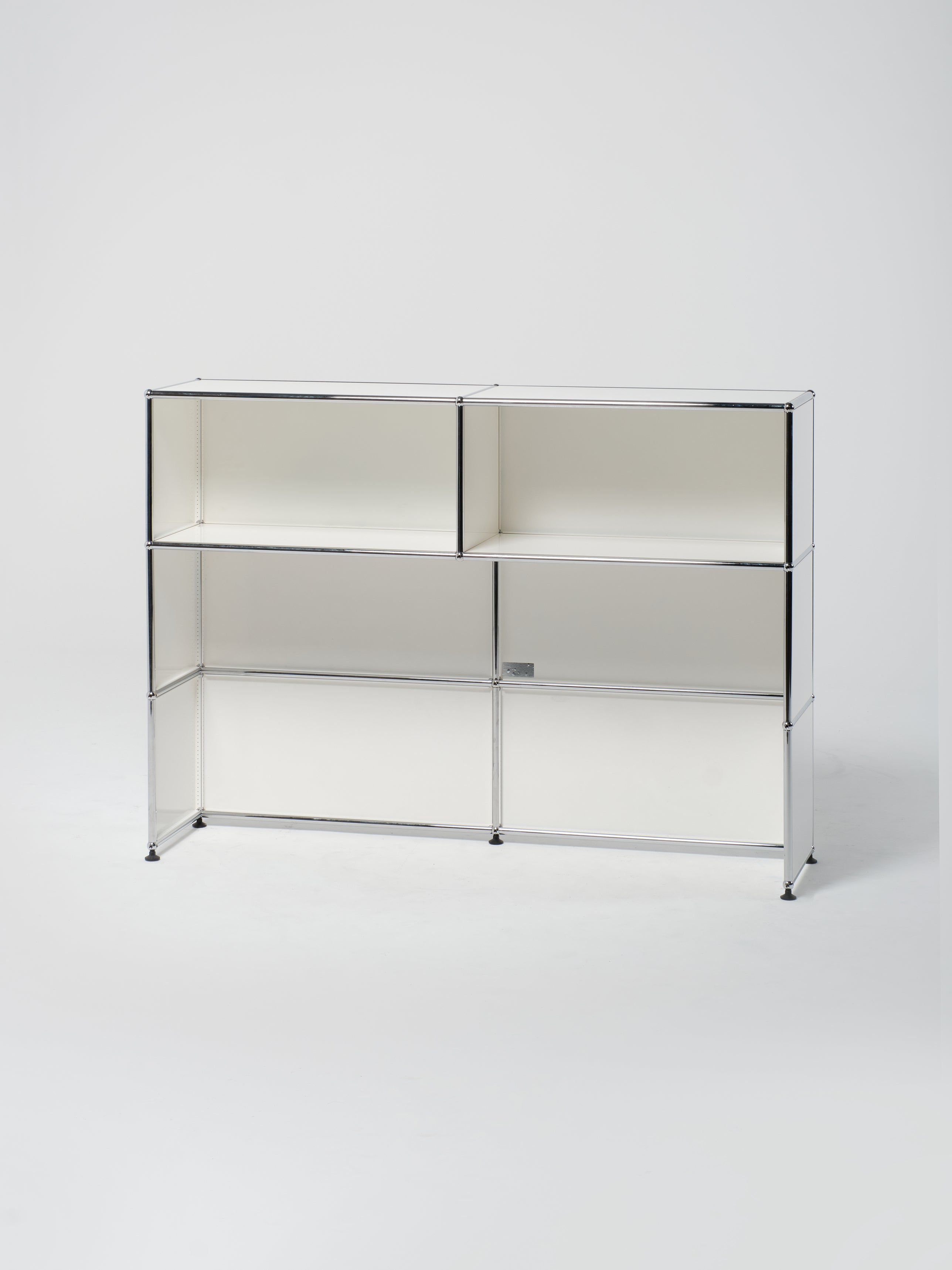 USM Haller Front Desk / 150cm x 35cm H:110cm / White