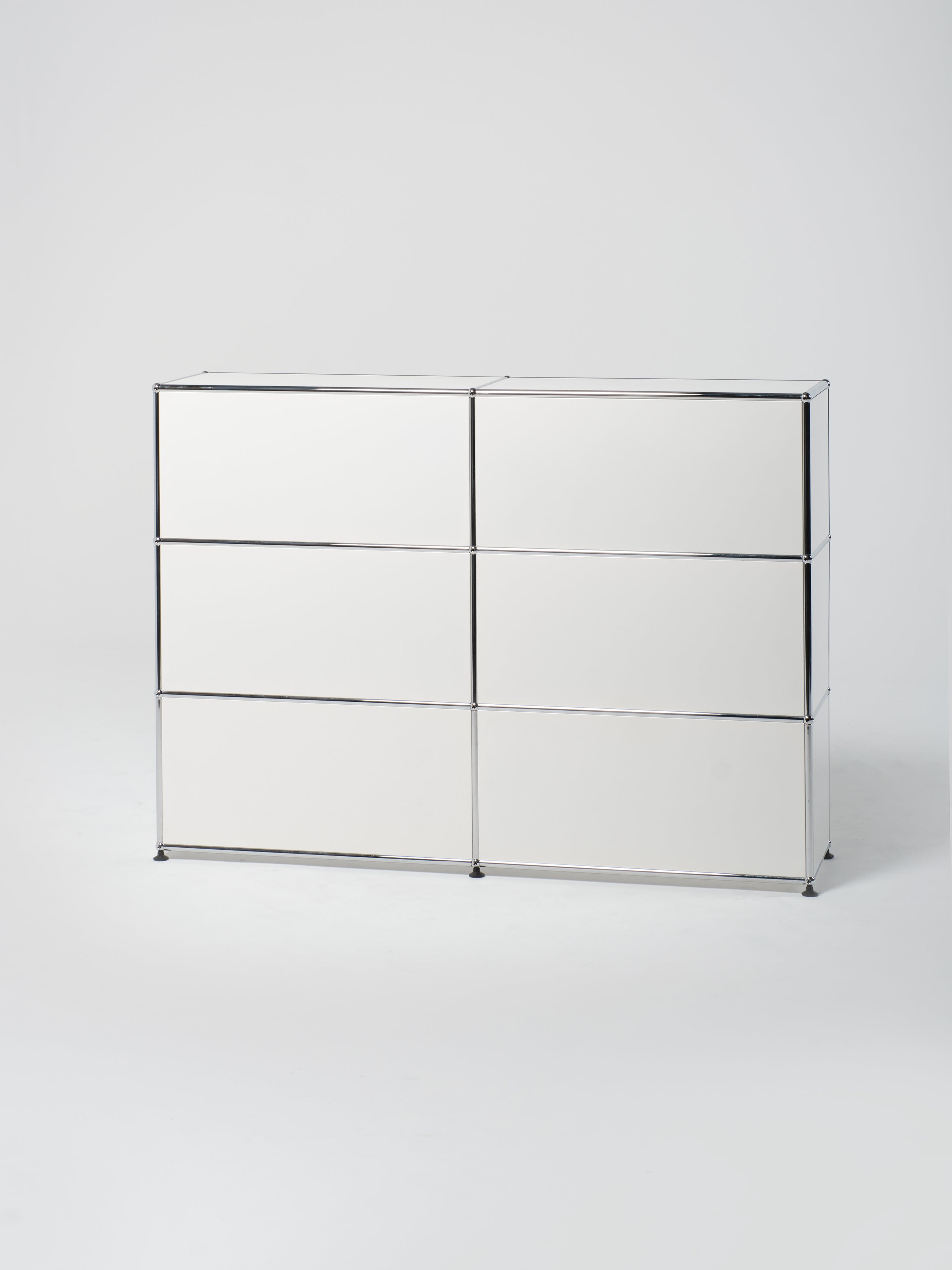 USM Haller Front Desk / 150cm x 35cm H:110cm / White