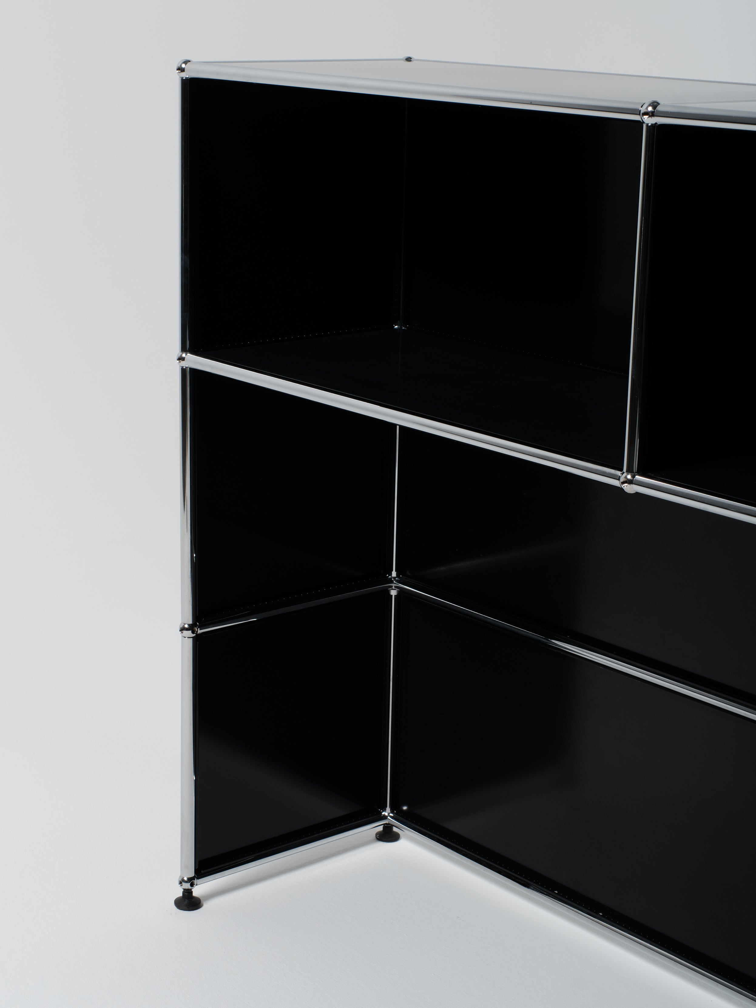USM Haller Front Desk / 150cm x 35cm H:110cm / Black