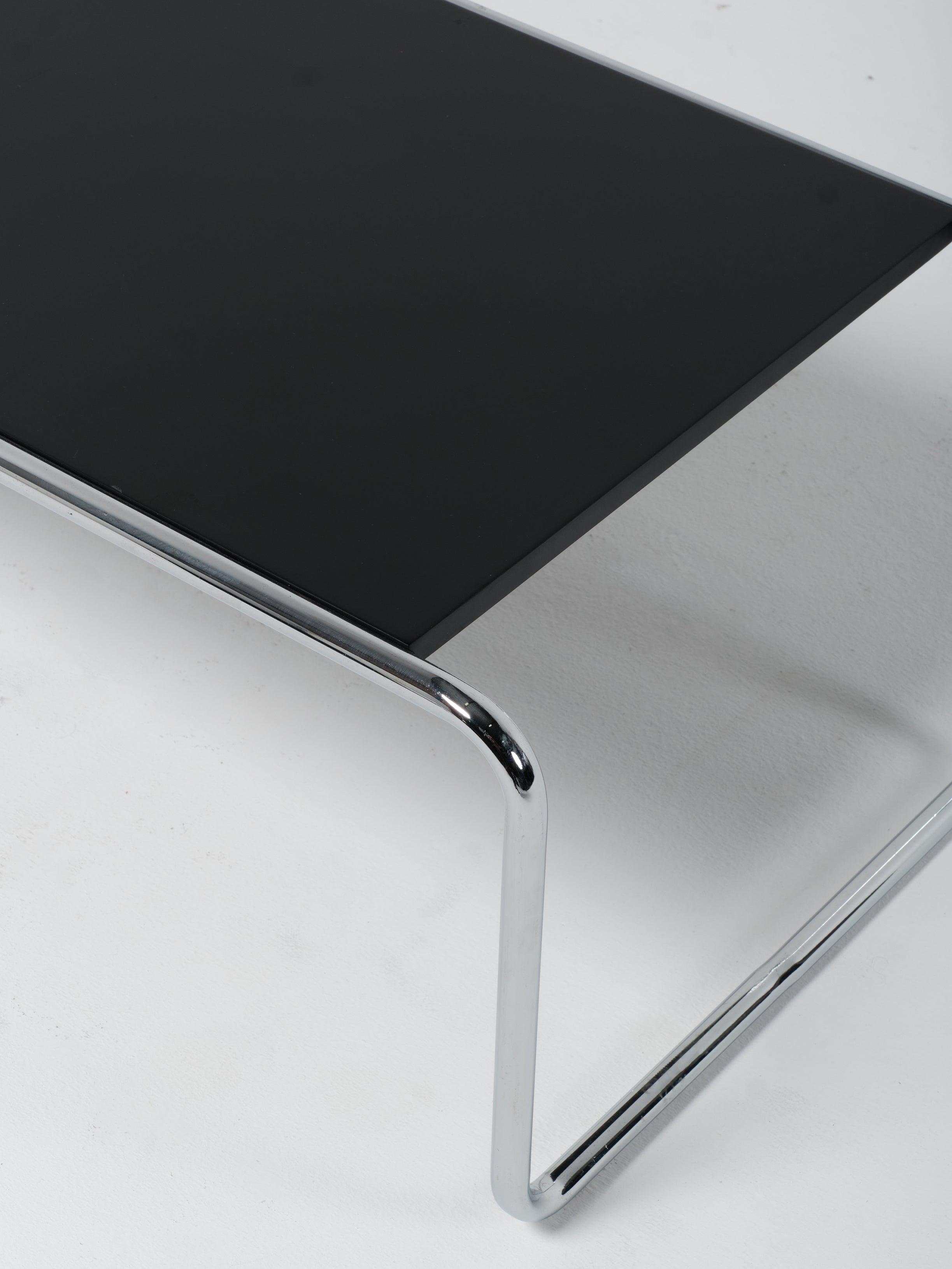 Laccio Coffee Table / Black