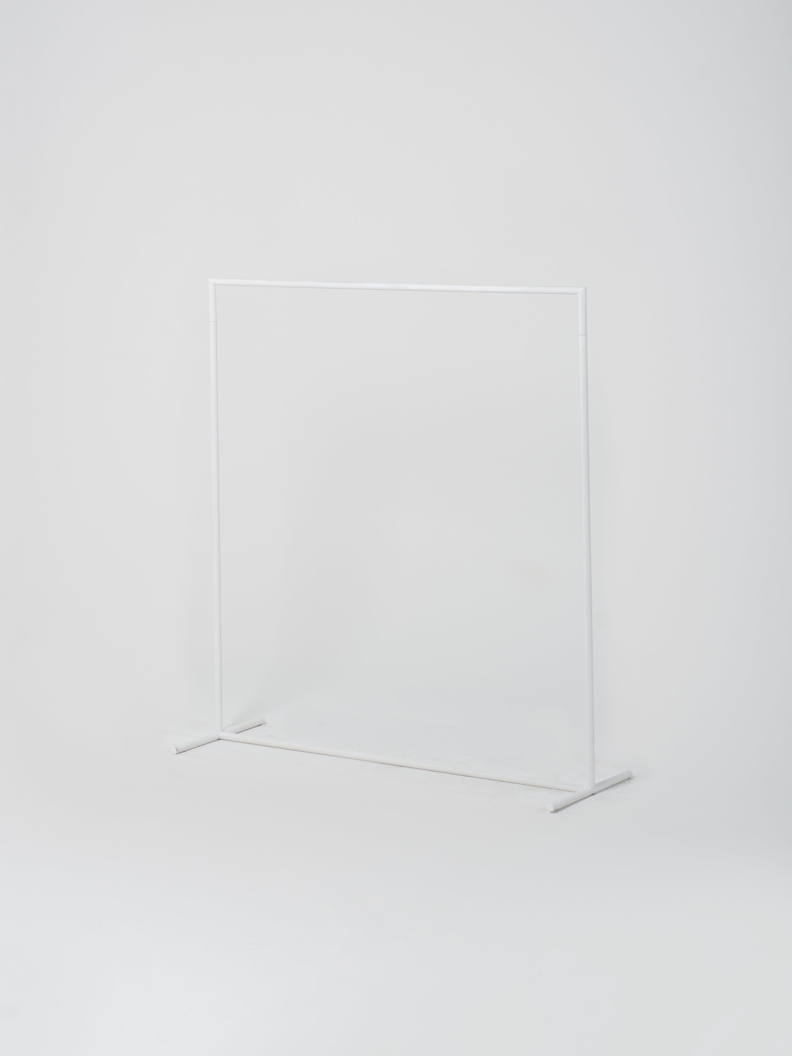 Rail 16L / Low | Round | 150cm x H160cm