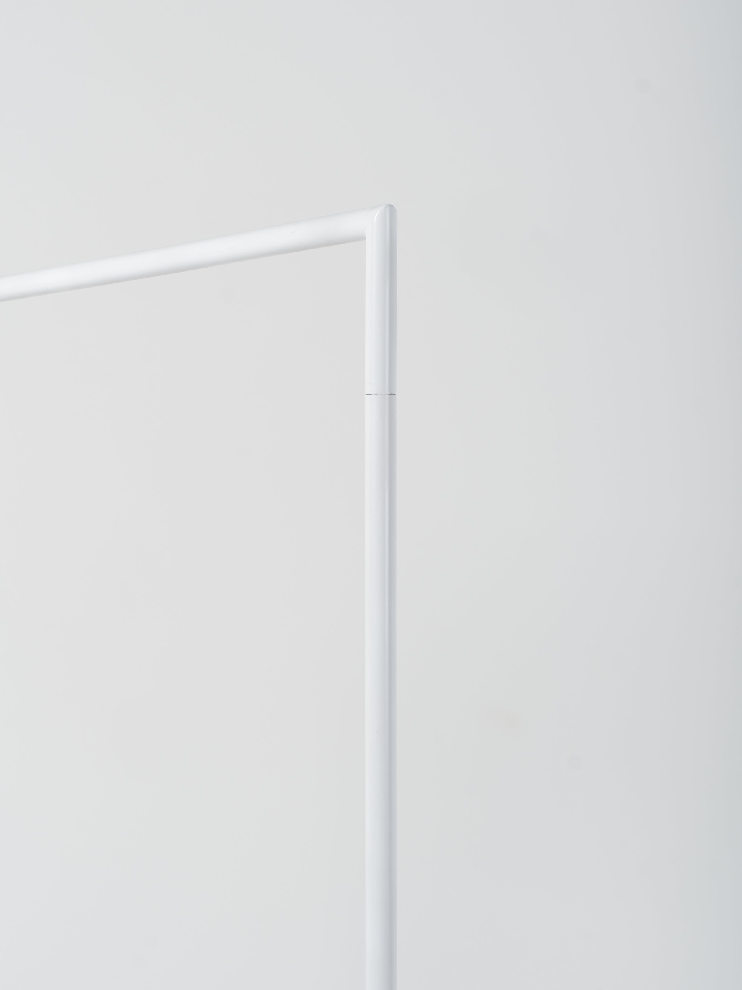 Rail 16L / Low | Round | 150cm x H160cm