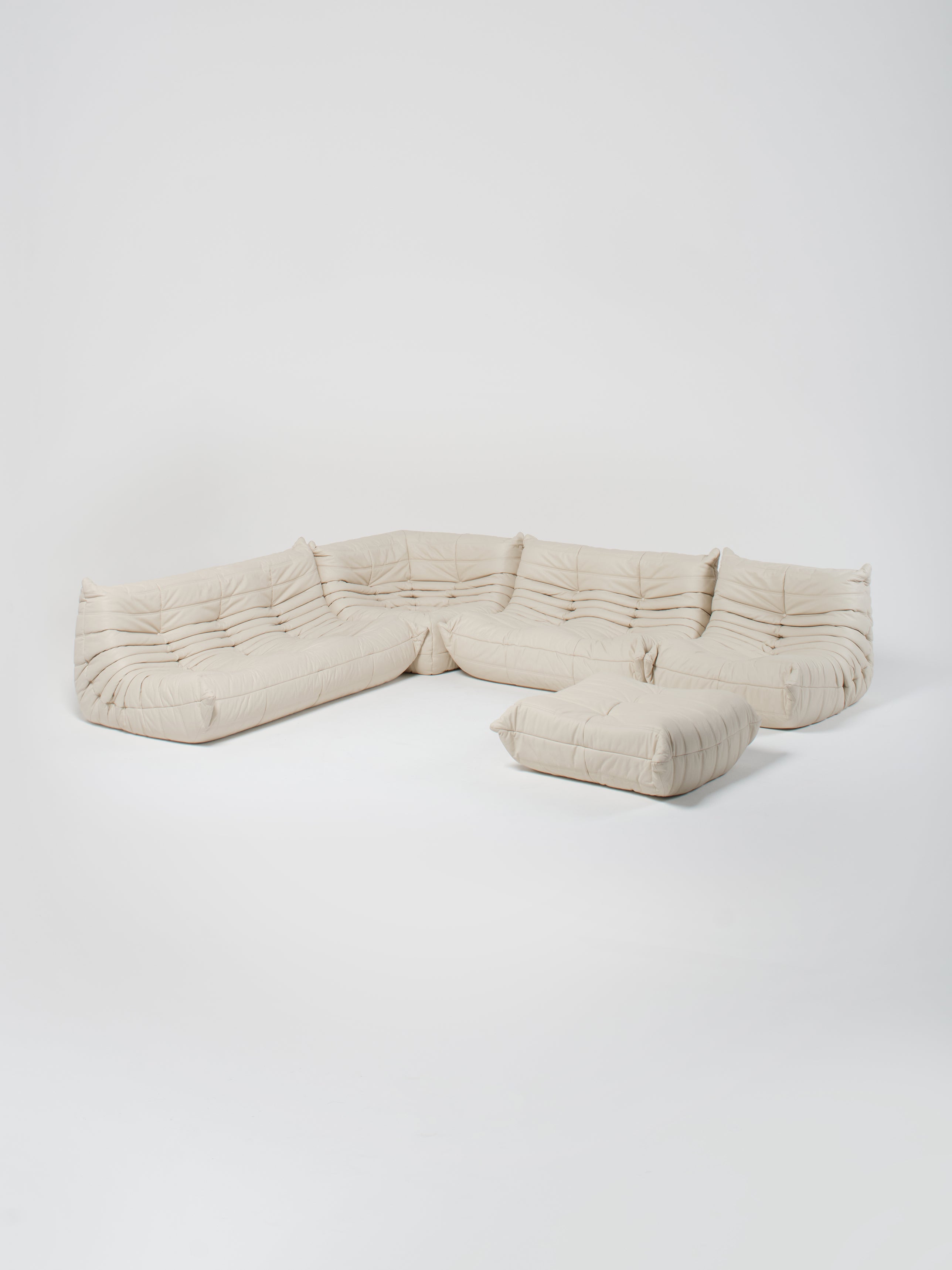 Togo / White | Corner