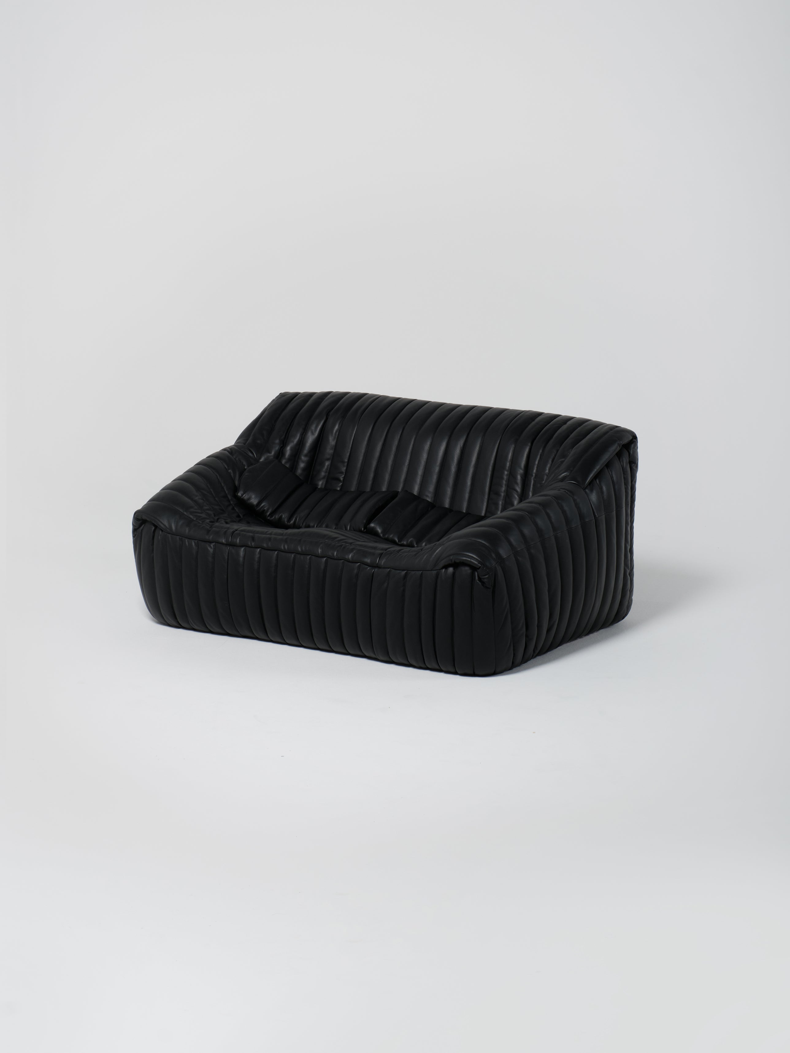 Sandra Sofa / Black | 2-Seater