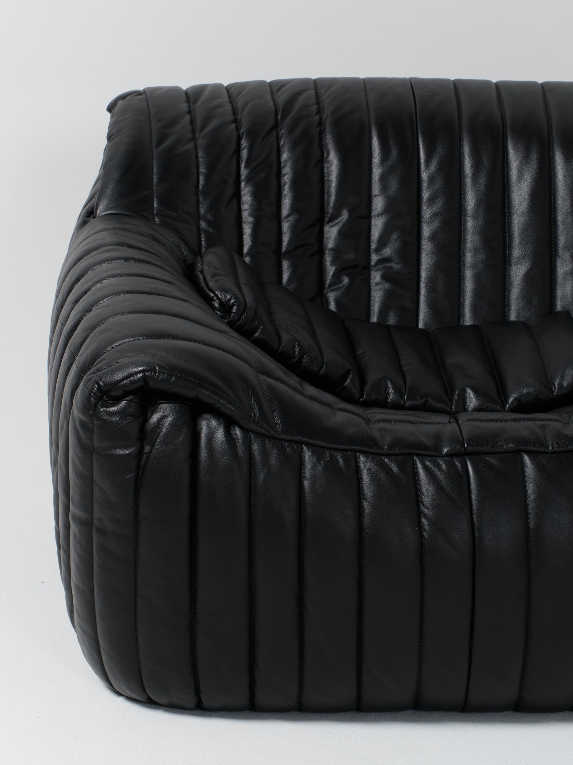 Sandra Sofa / Black | 3-Seater