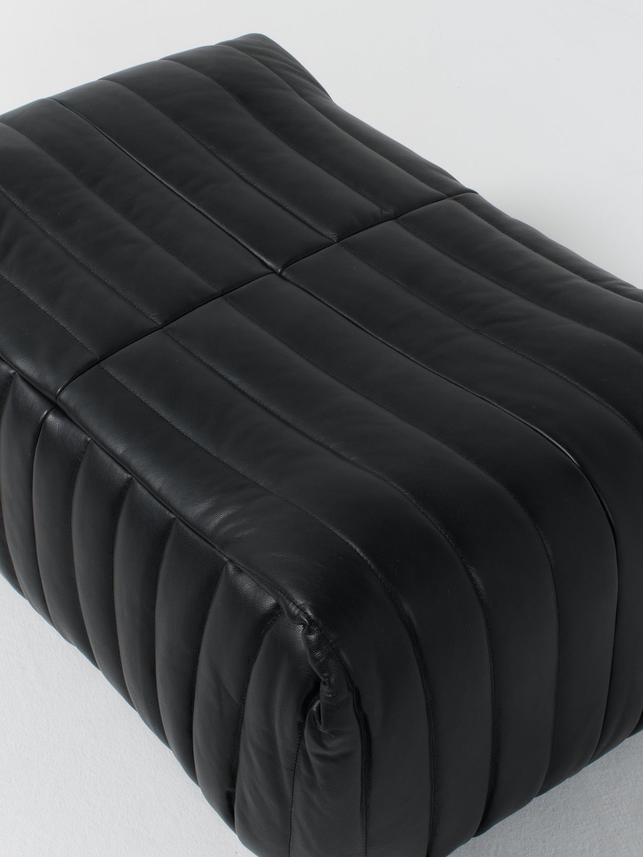 Sandra Pouf / Black