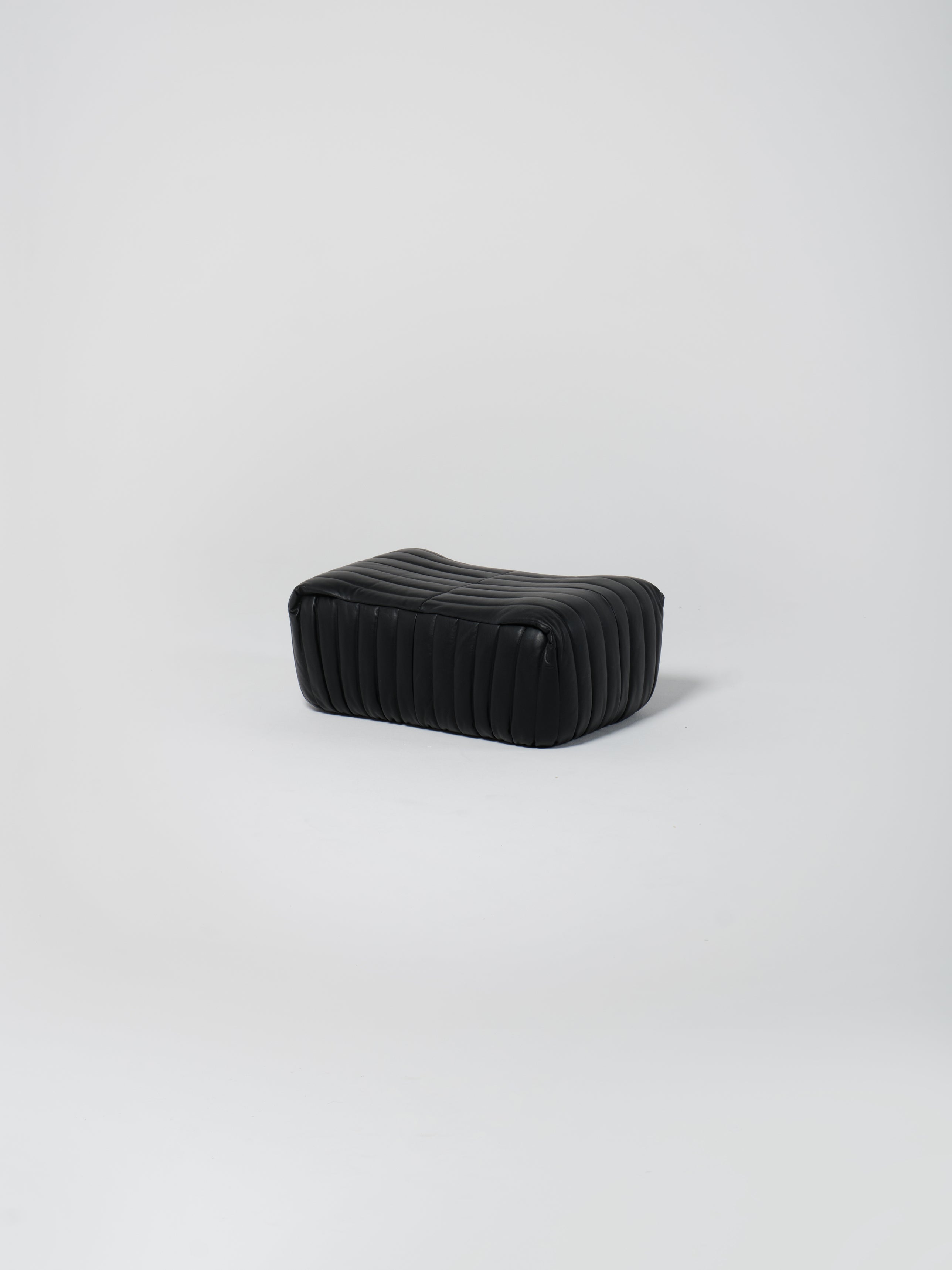 Sandra Pouf / Black