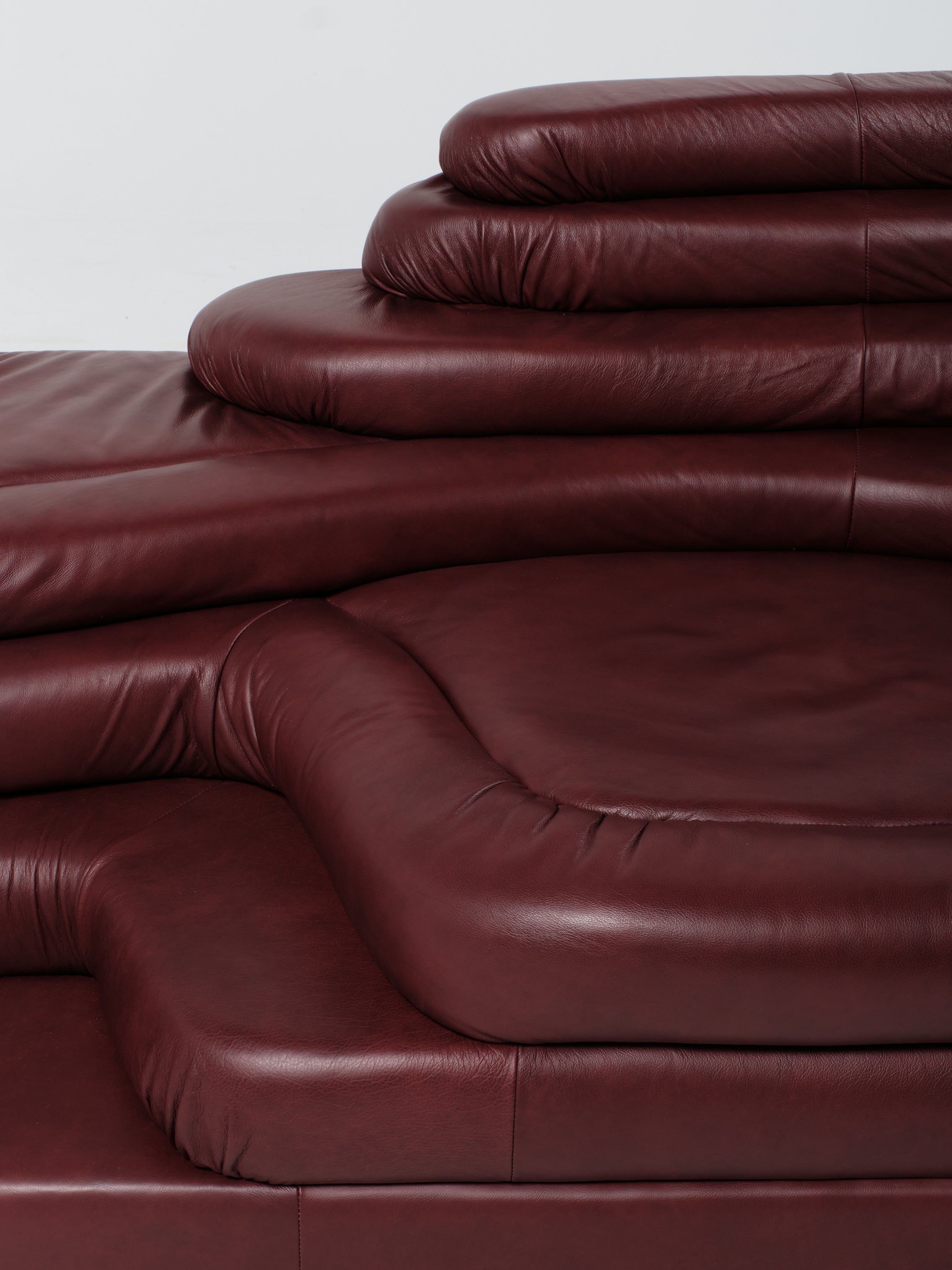 Terrazza Sofa / Burgundy | Right